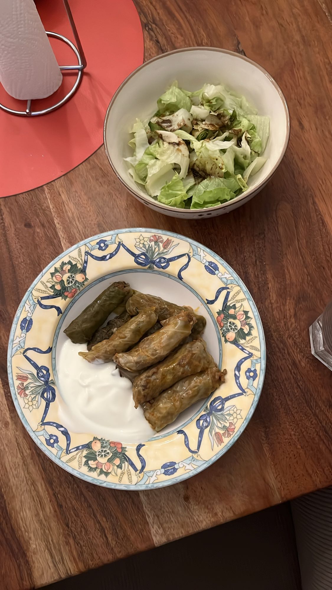 Sarma ve Yeşil Salata