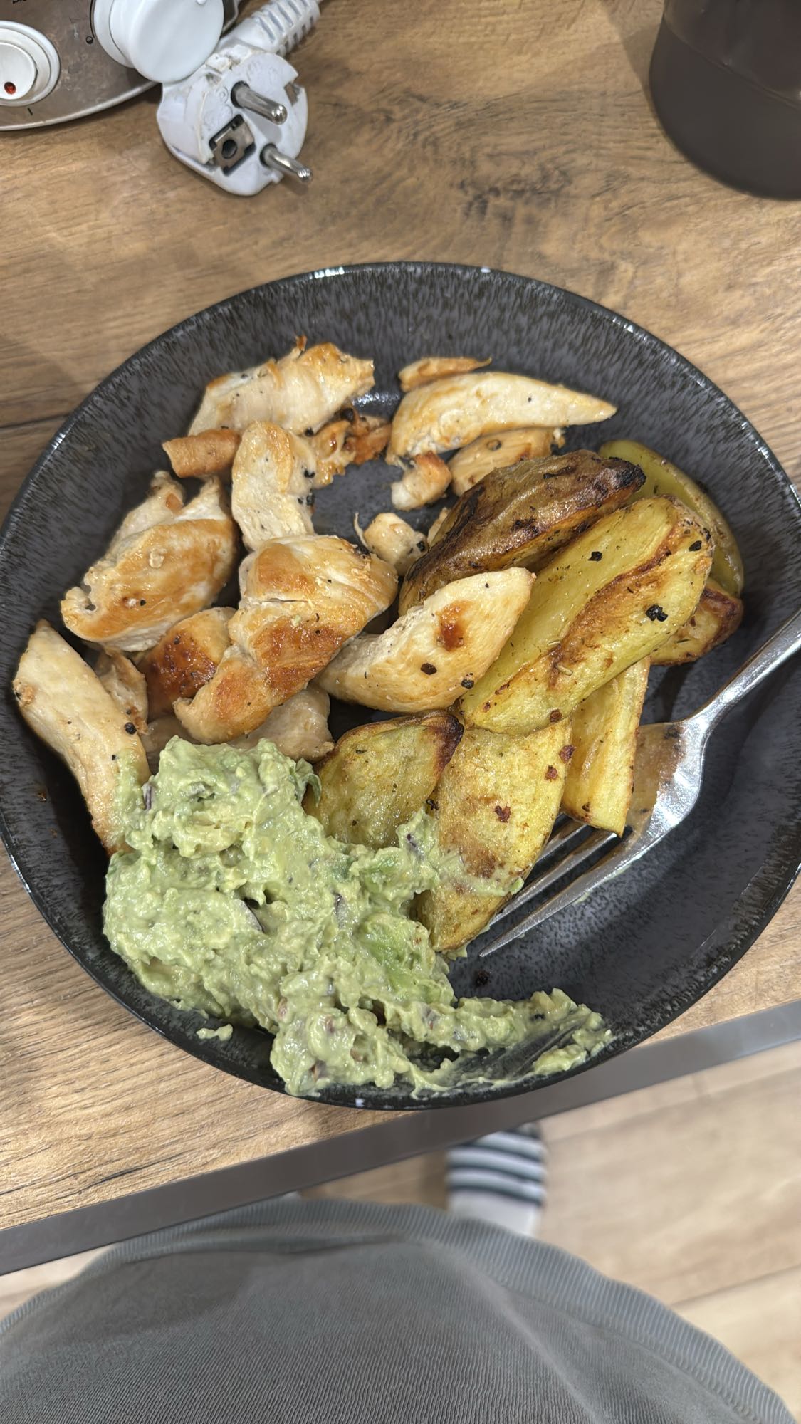 Kip met aardappel en guac