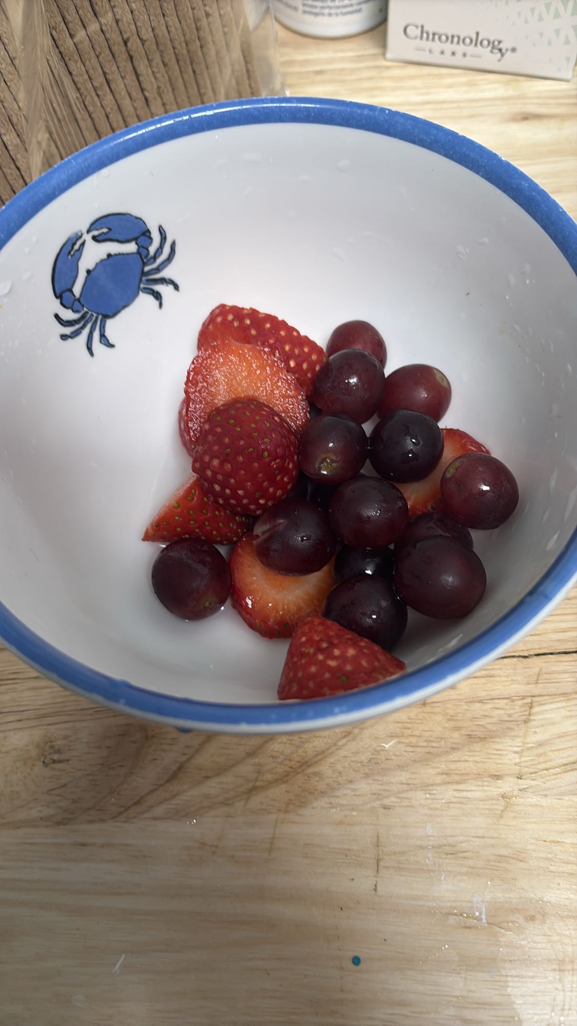 fruta fresca en tazón