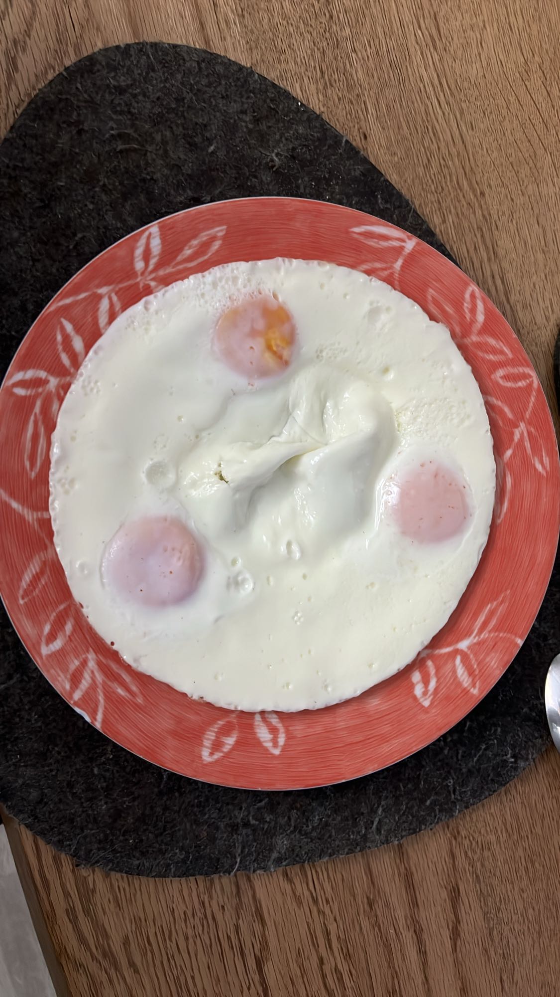 Kızarmış yumurta tabağı