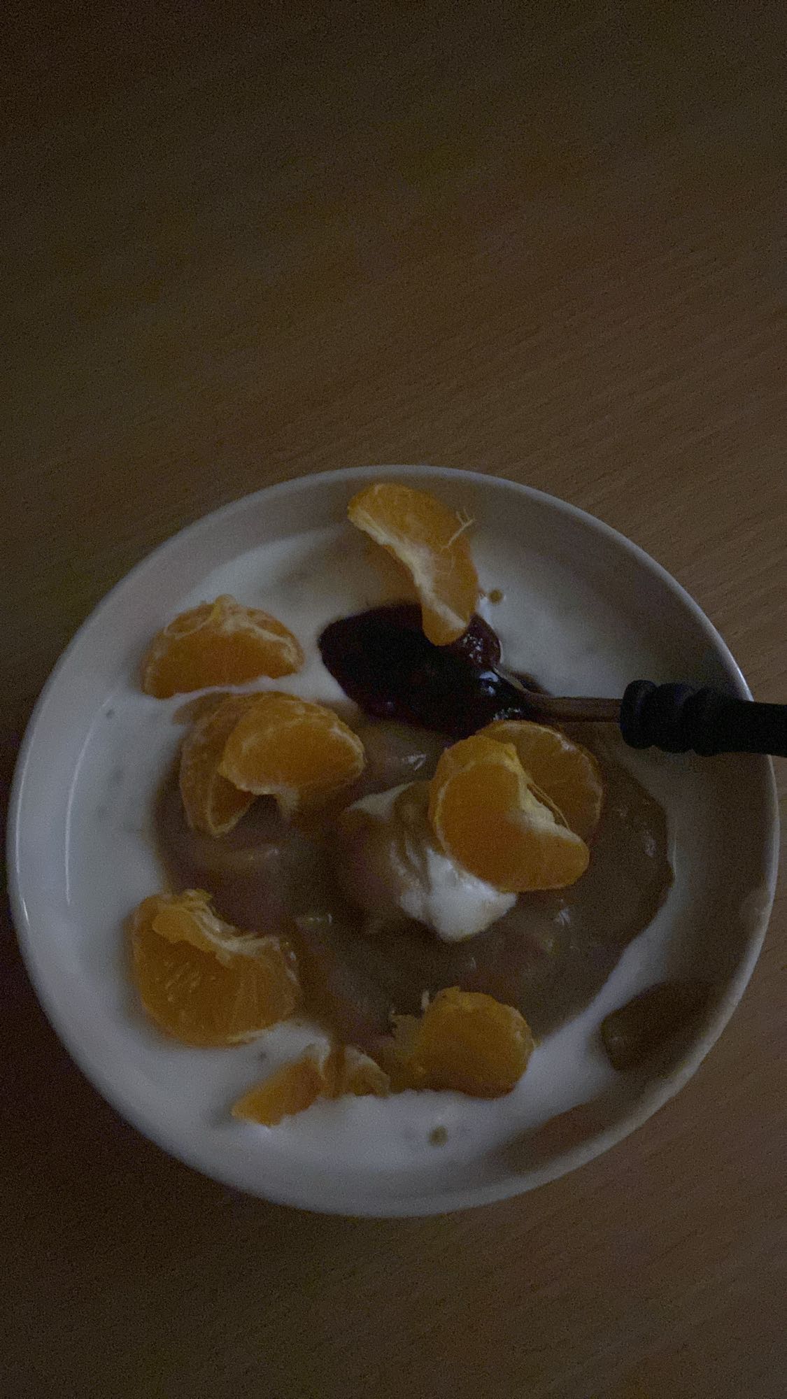 Jogurt z mandarynką i dżemem