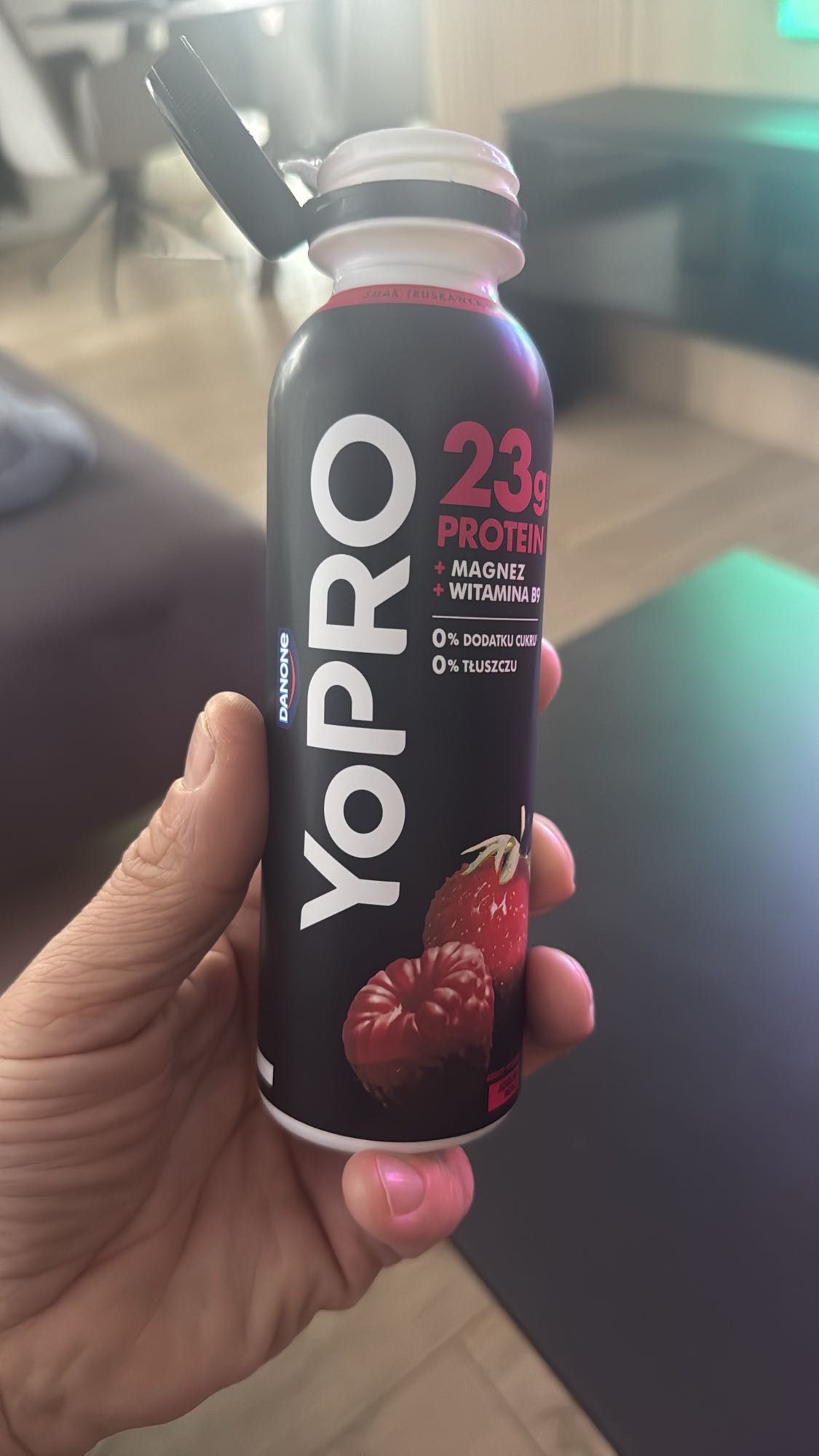 YoPRO truskawkowy shake