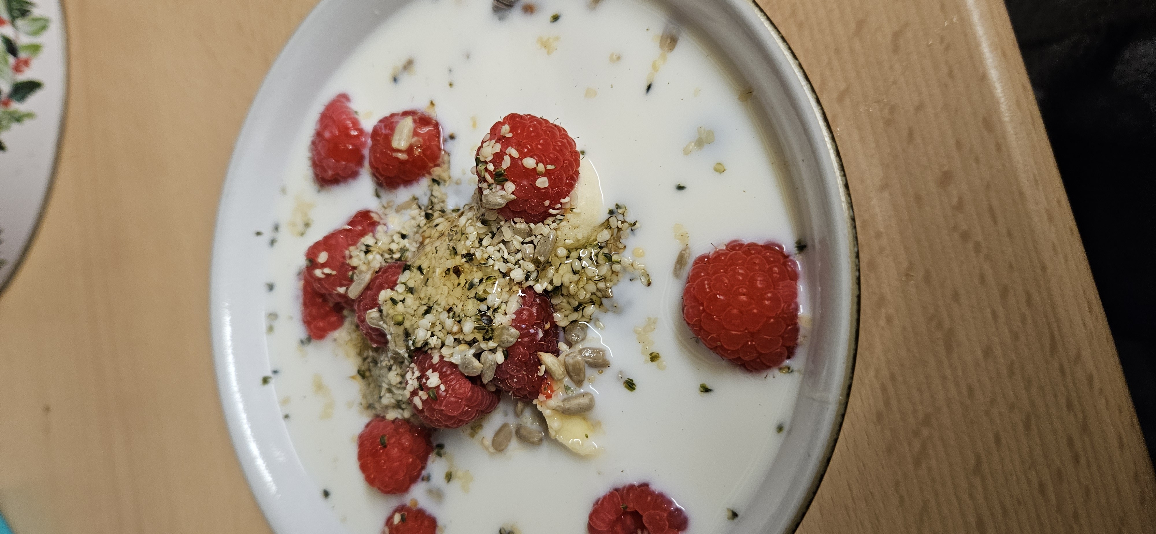 Blueberry oat breakfast bowl