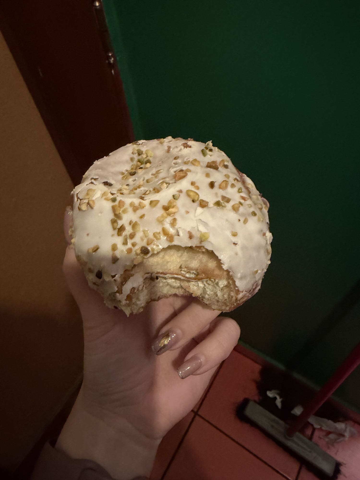 Pączek pistacjowy z lidla