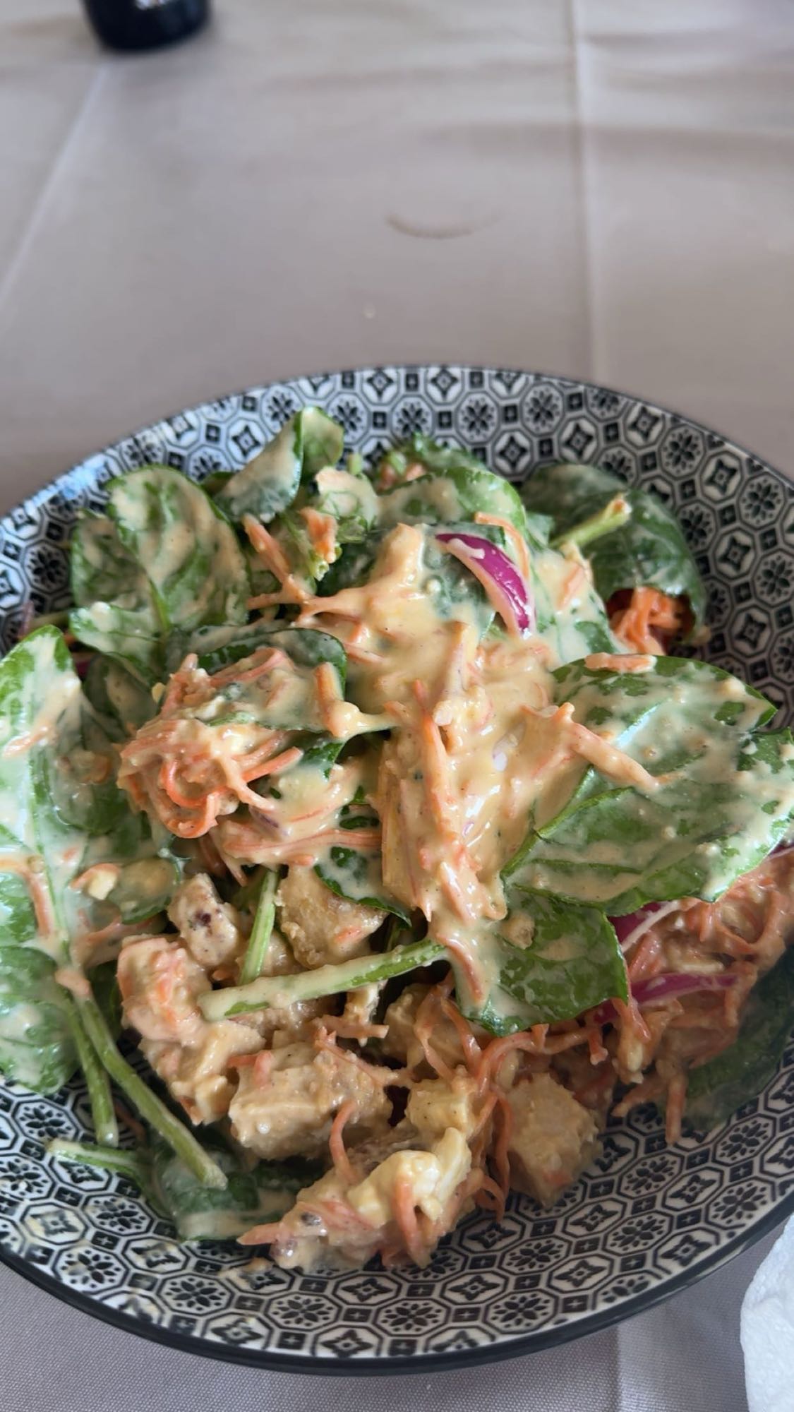 Salade poulet épinards