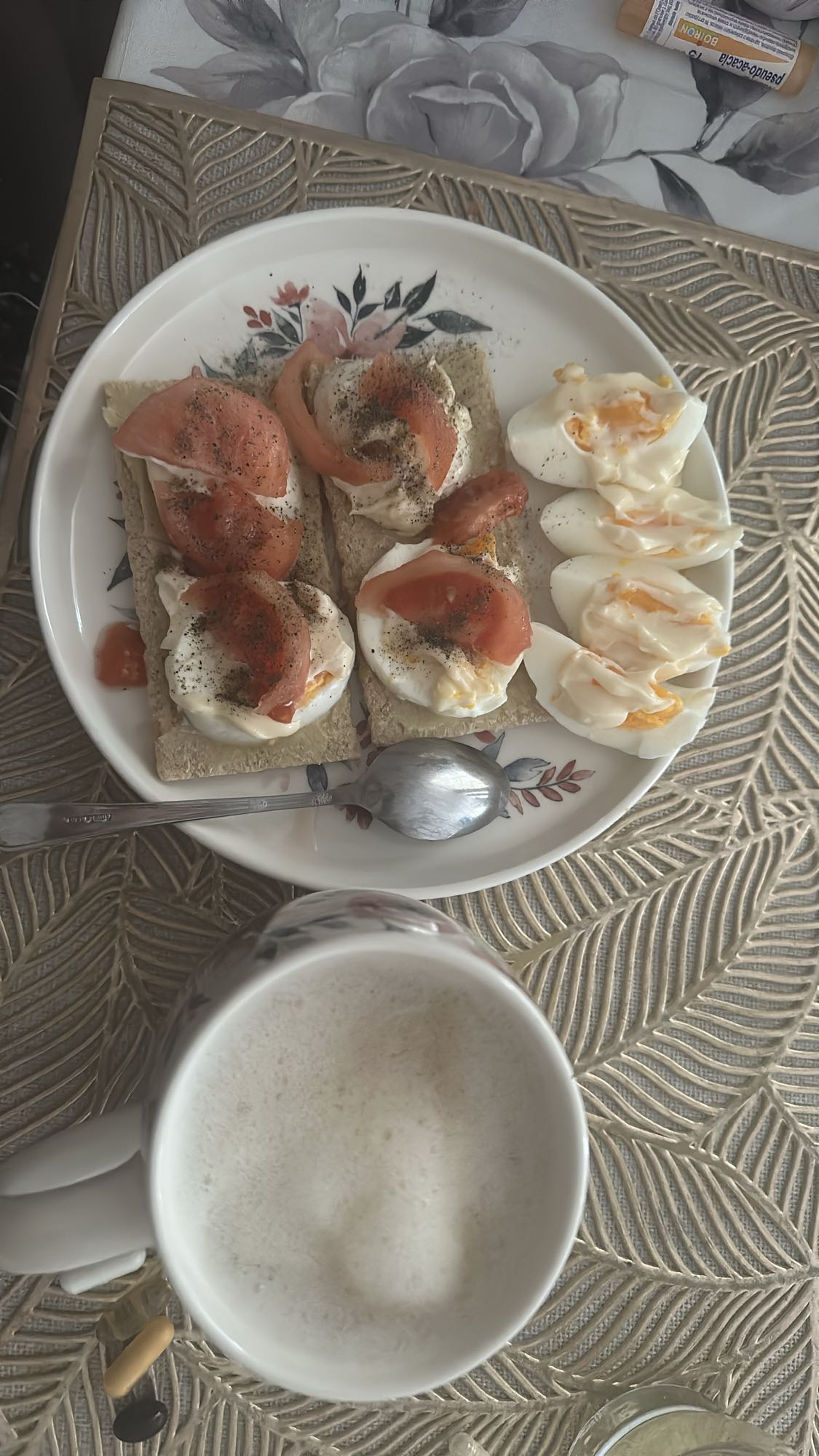 Jajka z chrupkim pieczywem