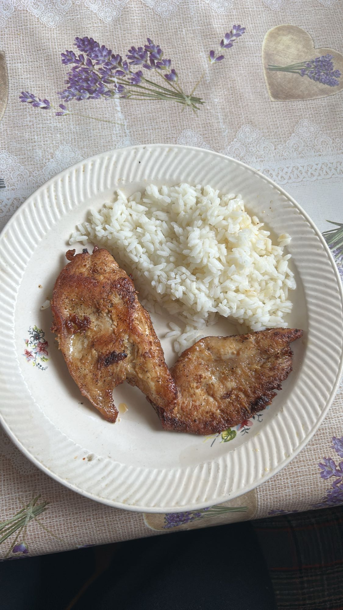 Pui la grătar cu orez