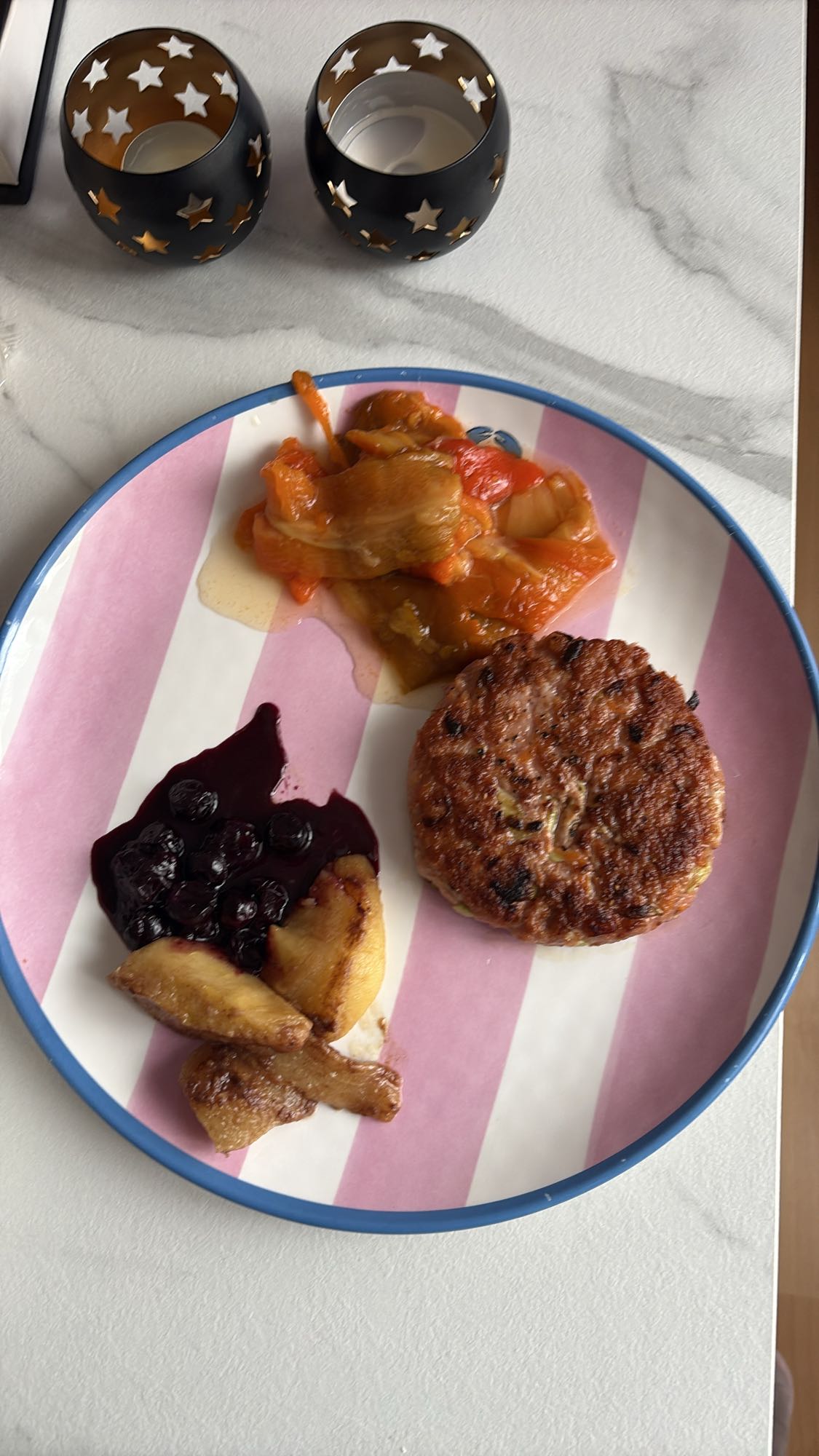 Hamburguesa con verduras y frutas