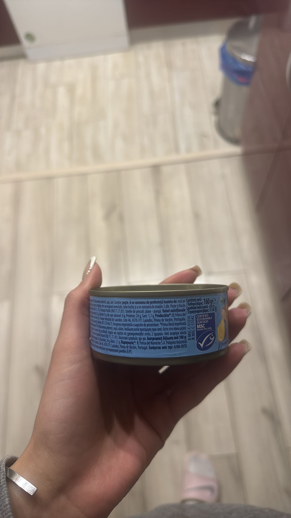 Canned tuna in brine