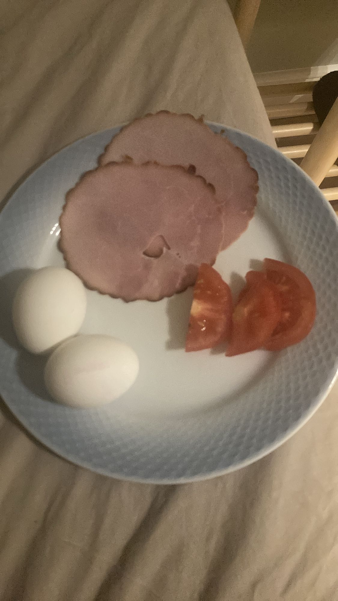 Ägg, skinka och tomat