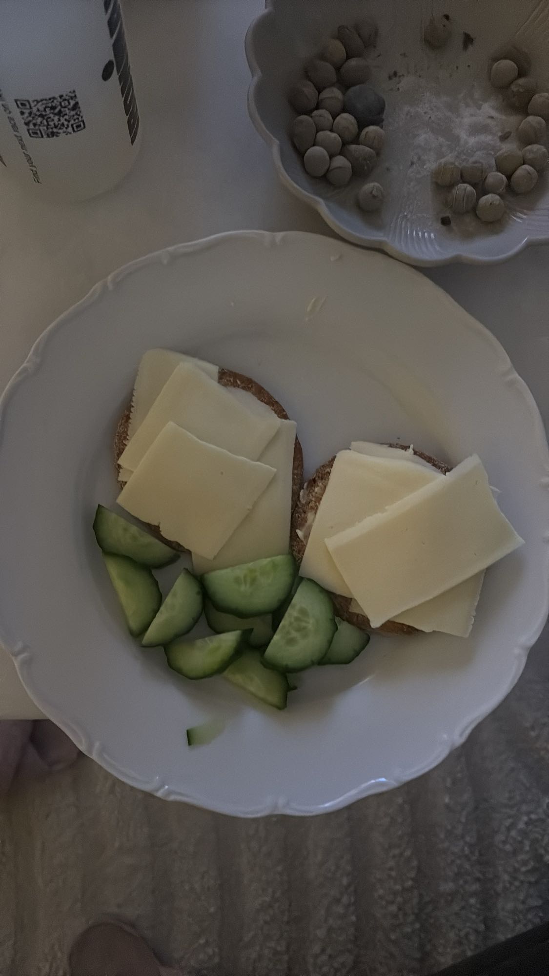 Ostsmörgås med gurka