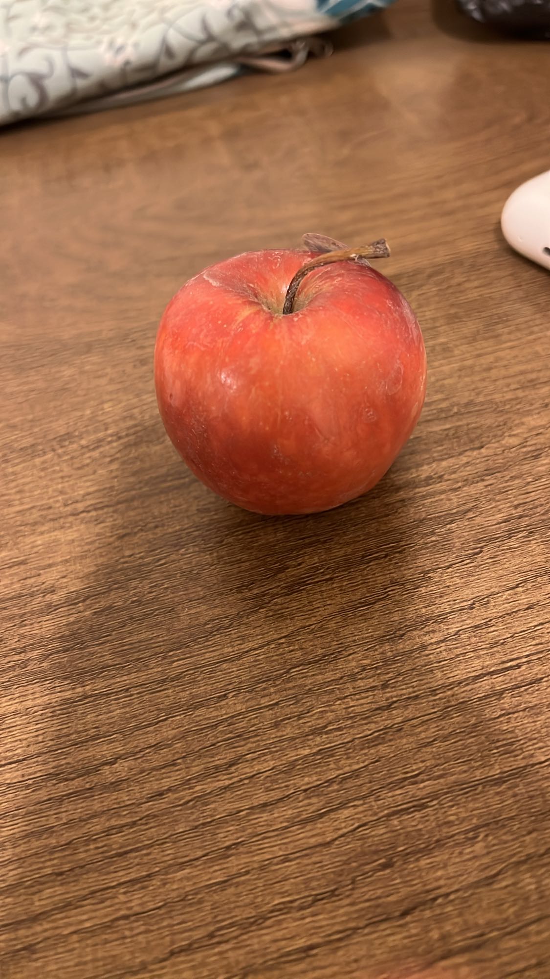 Red apple