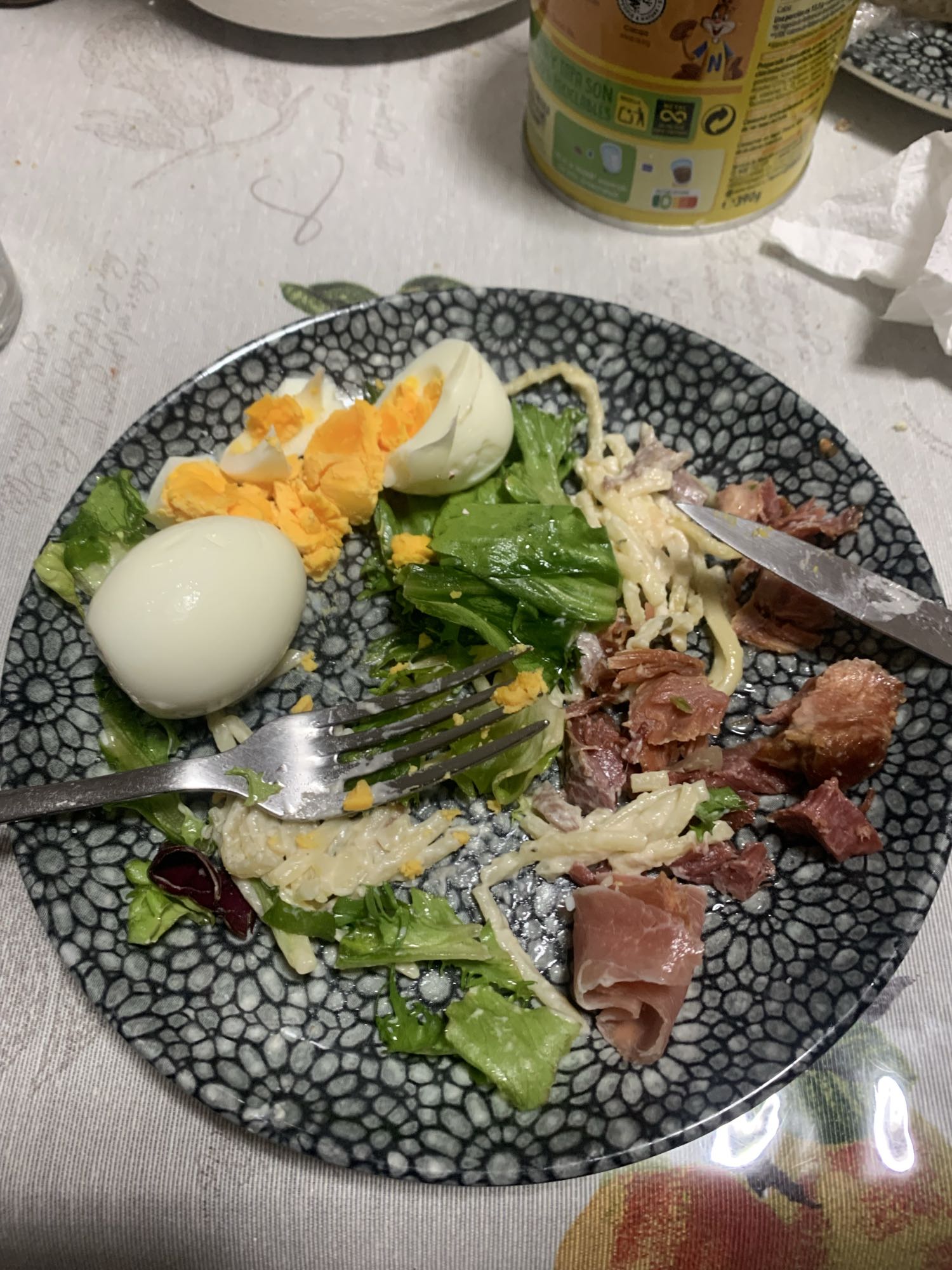 ensalada con huevo y jamón