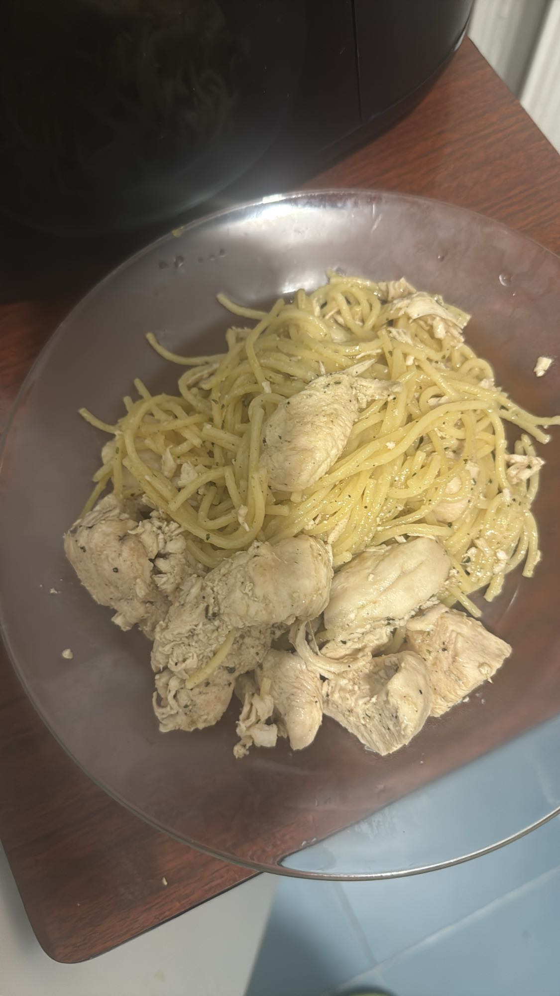 pollo con espaguetis