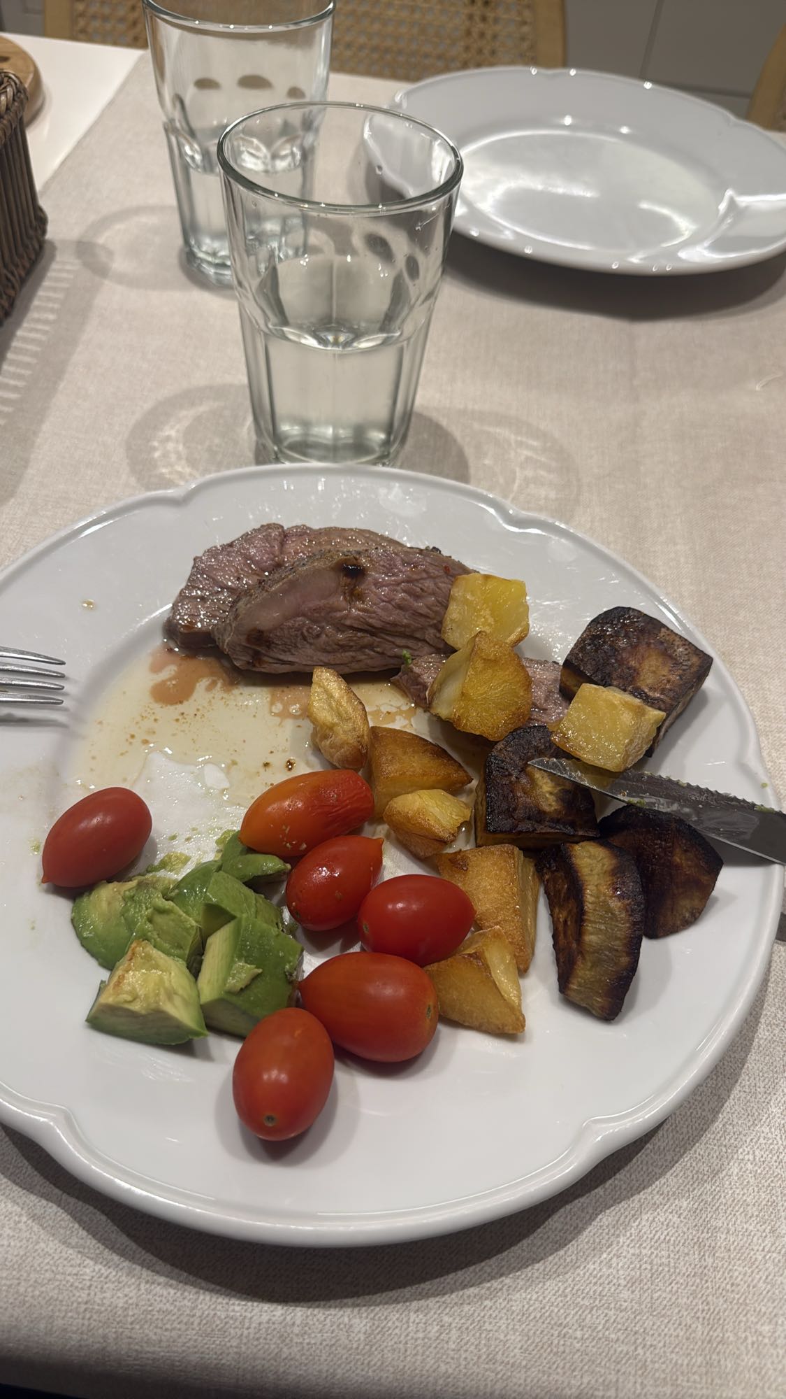 Carne con verduras y papas