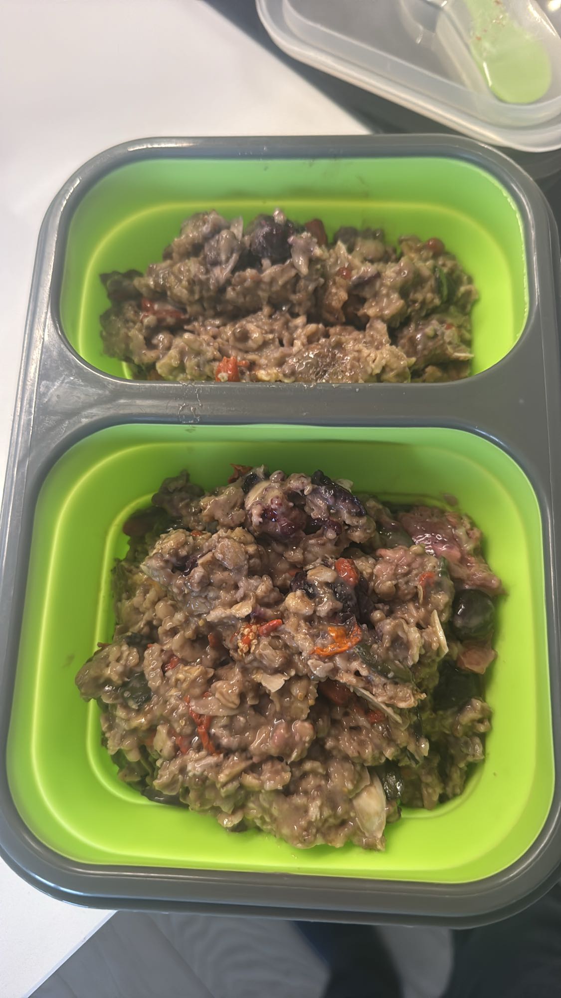 owsianka z owocami i orzechami