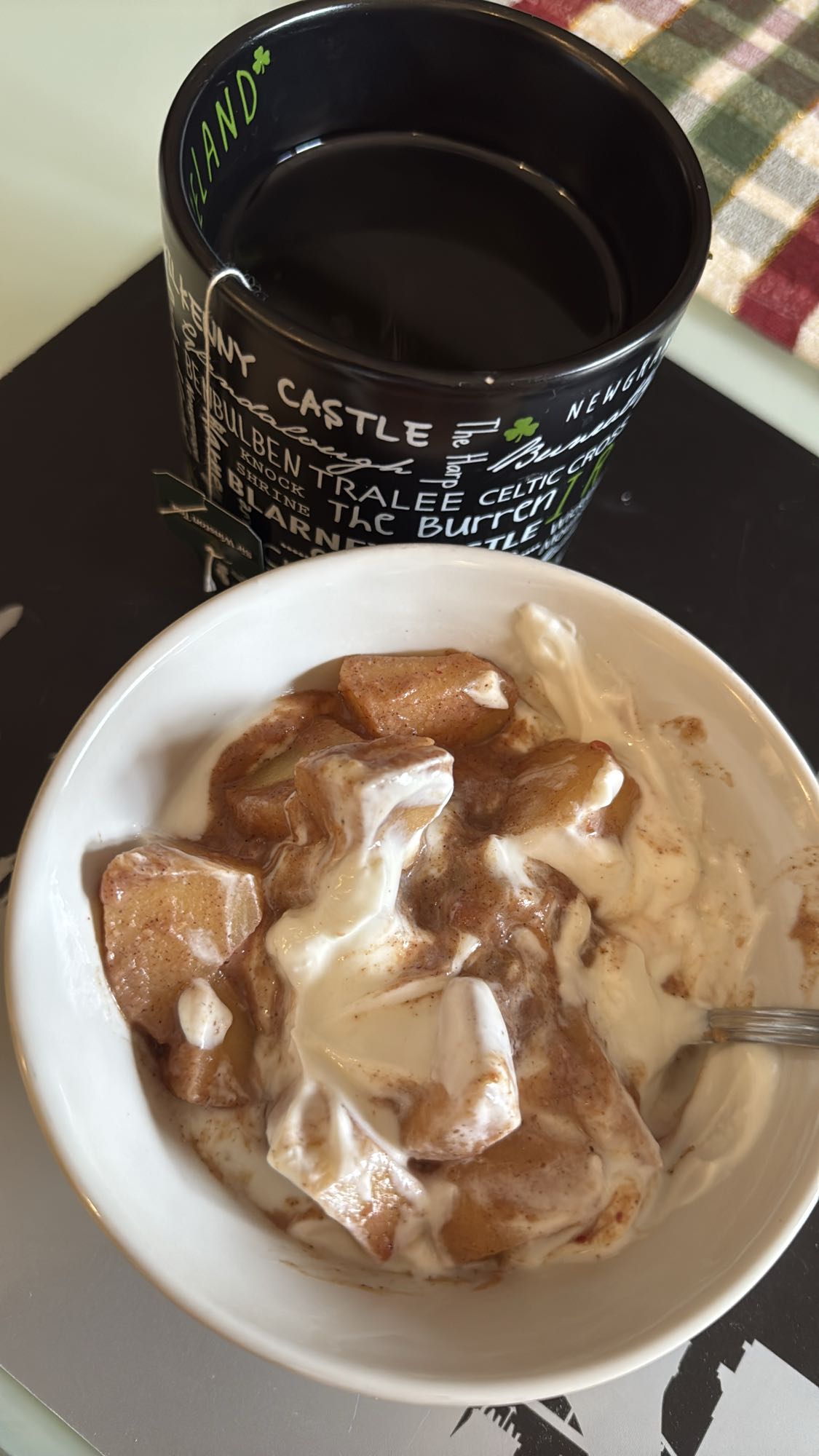 Yoğurtlu Tarçınlı Elma