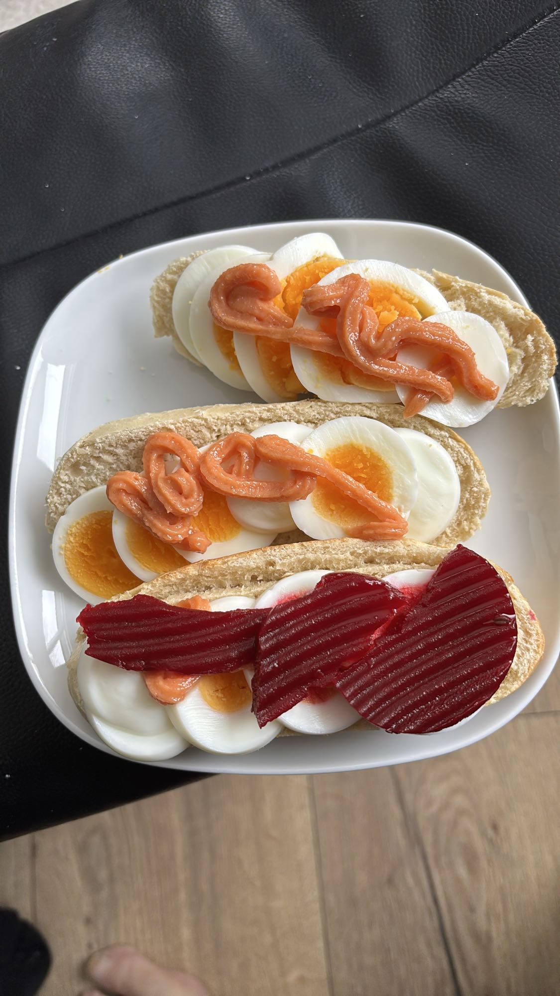 Eggs på brød med majones