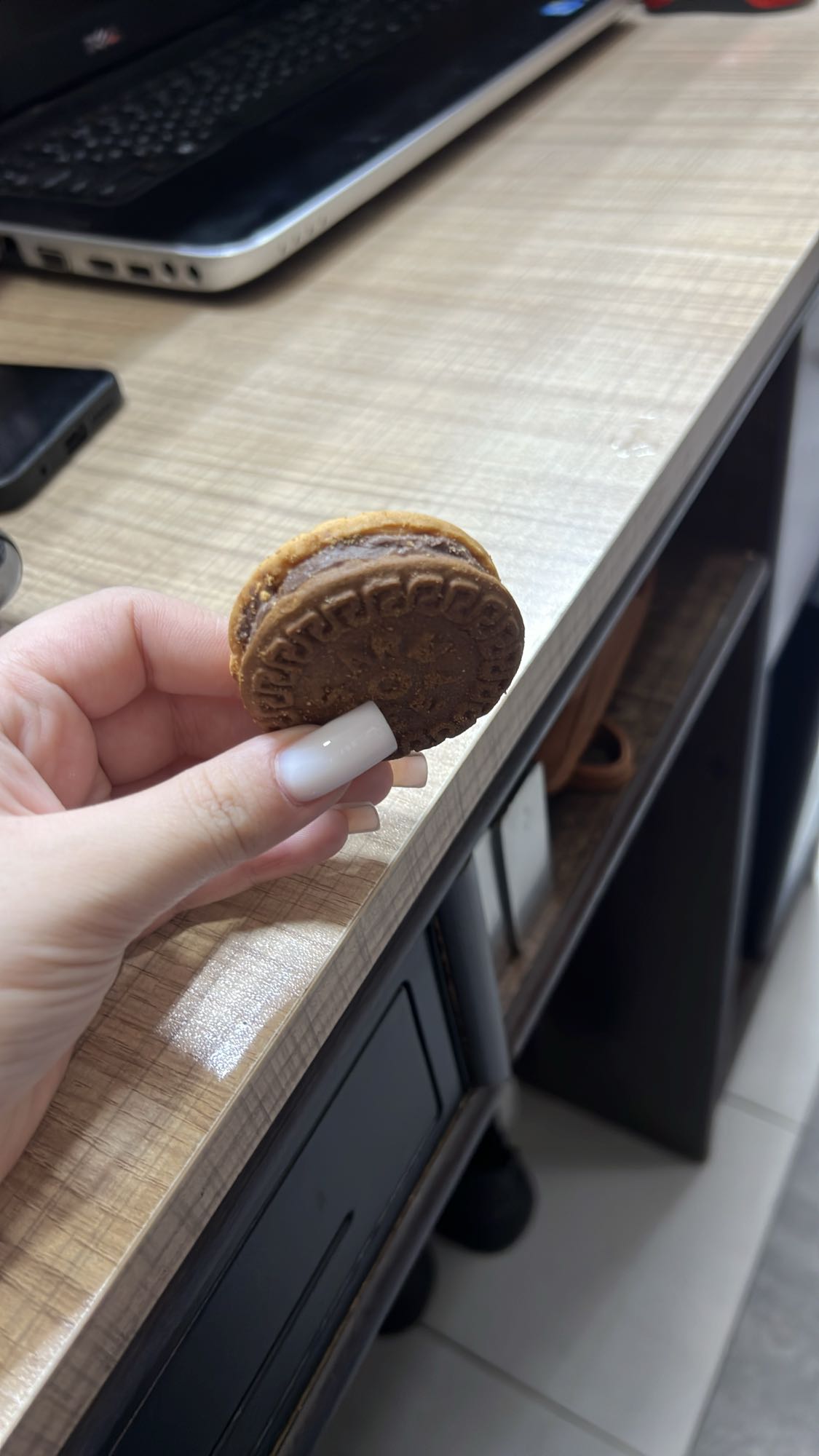 шоколадное печенье с кремом