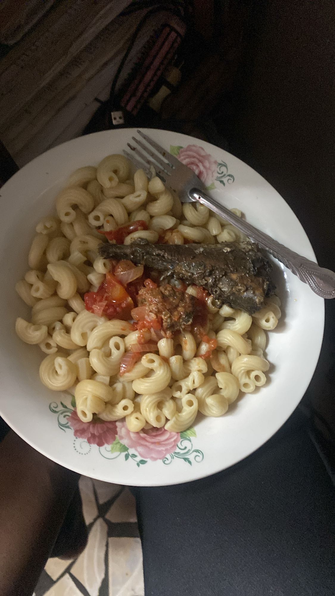 Pâtes avec sauce et viande