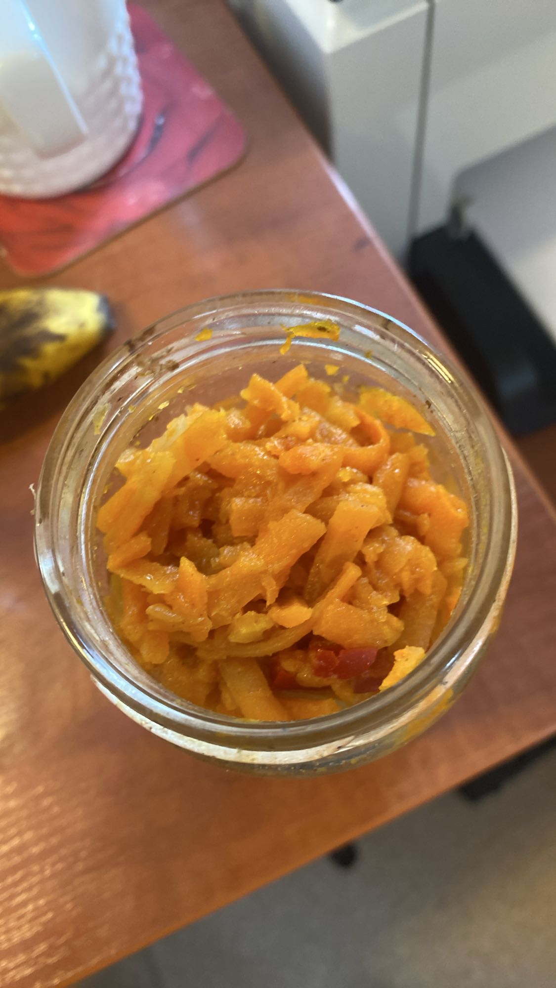 Surówka z marchewki w słoiku