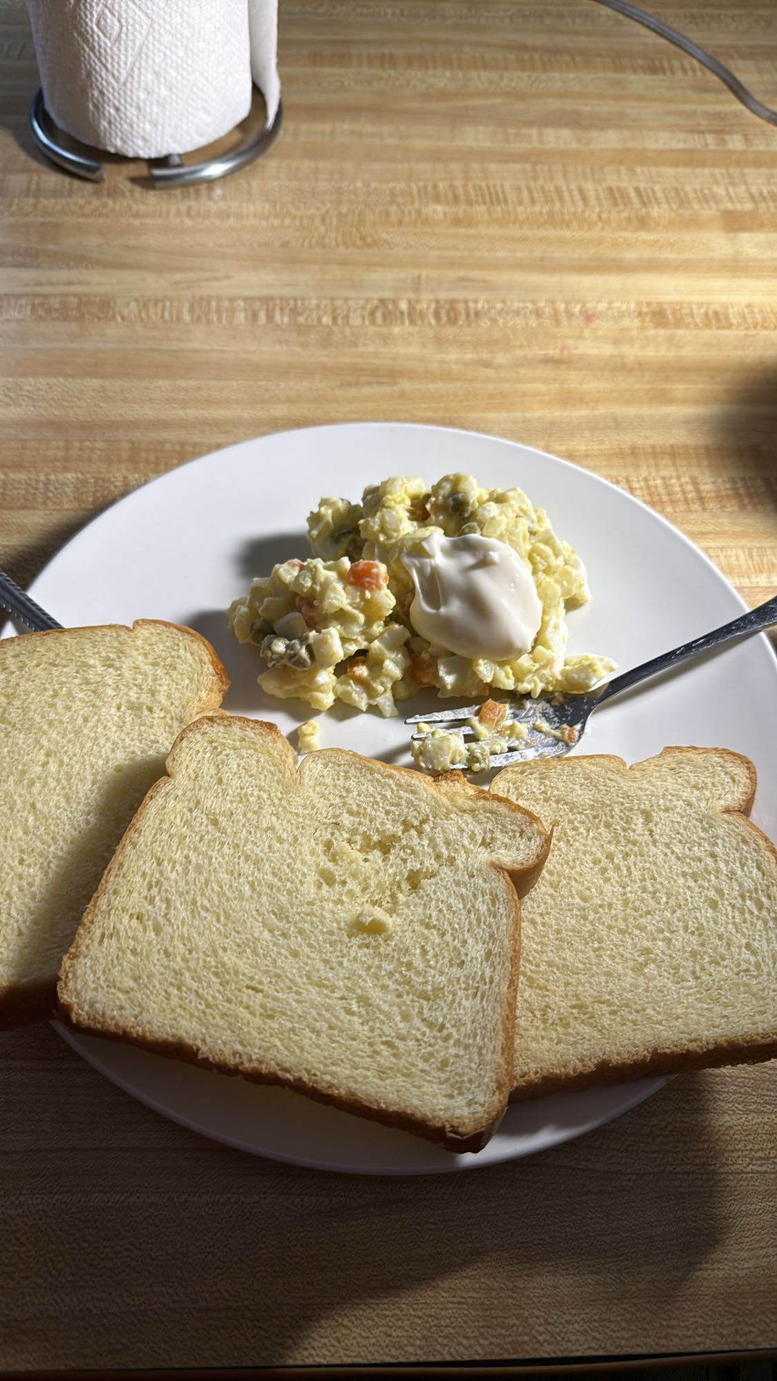 Salade russe et pain