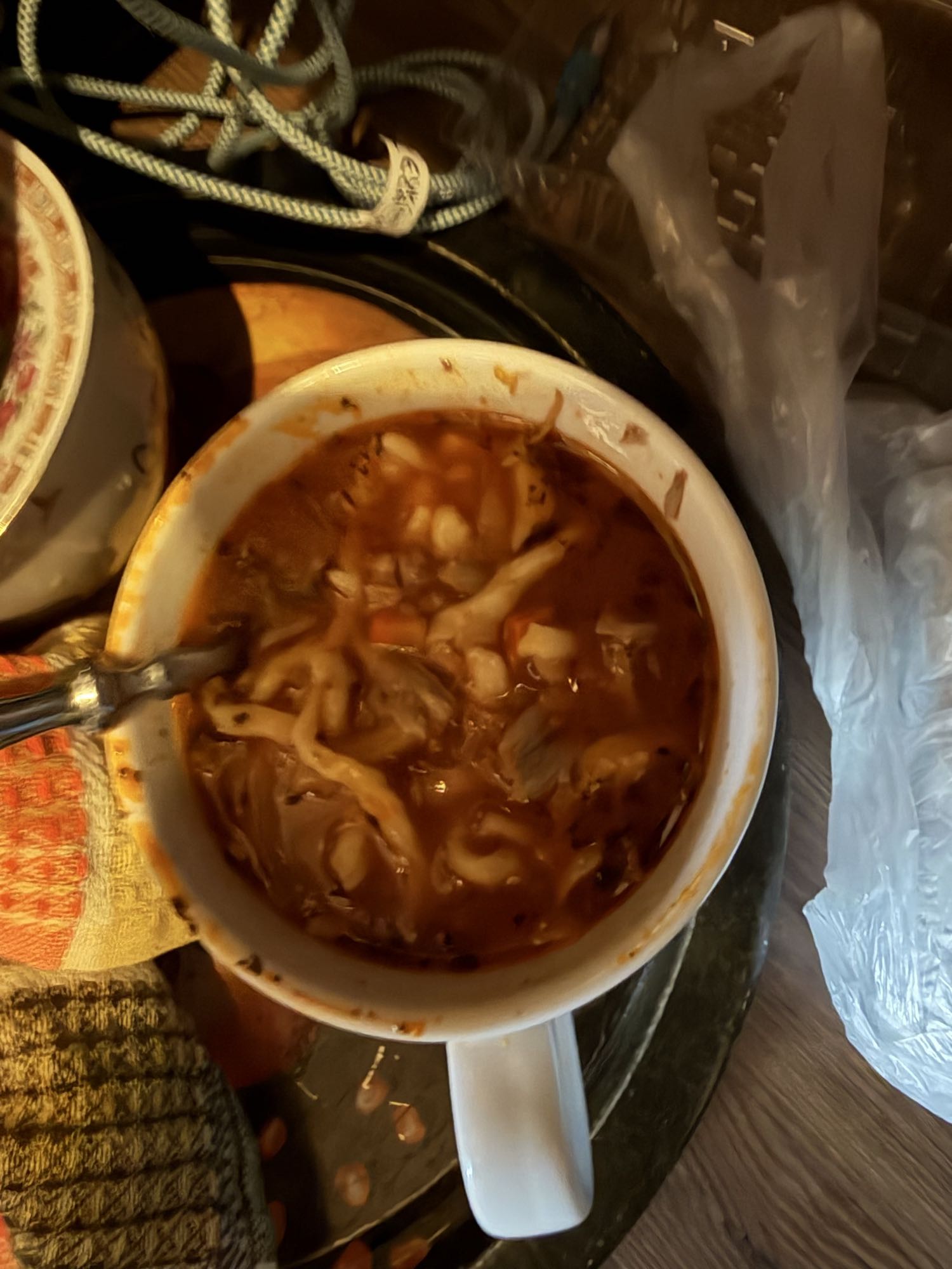 pomidorówka z mięsem z udka i makaronem