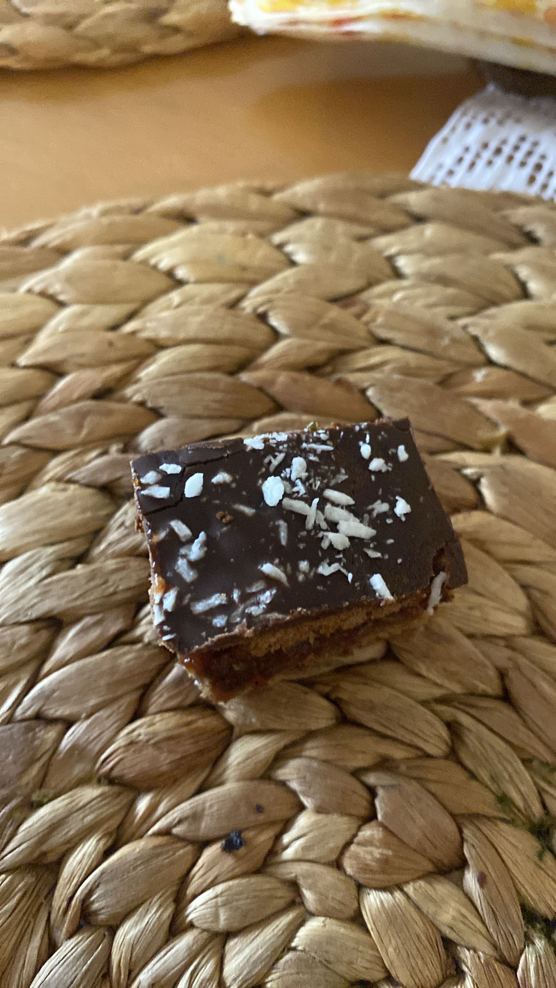 batonik czekoladowy z kokosem