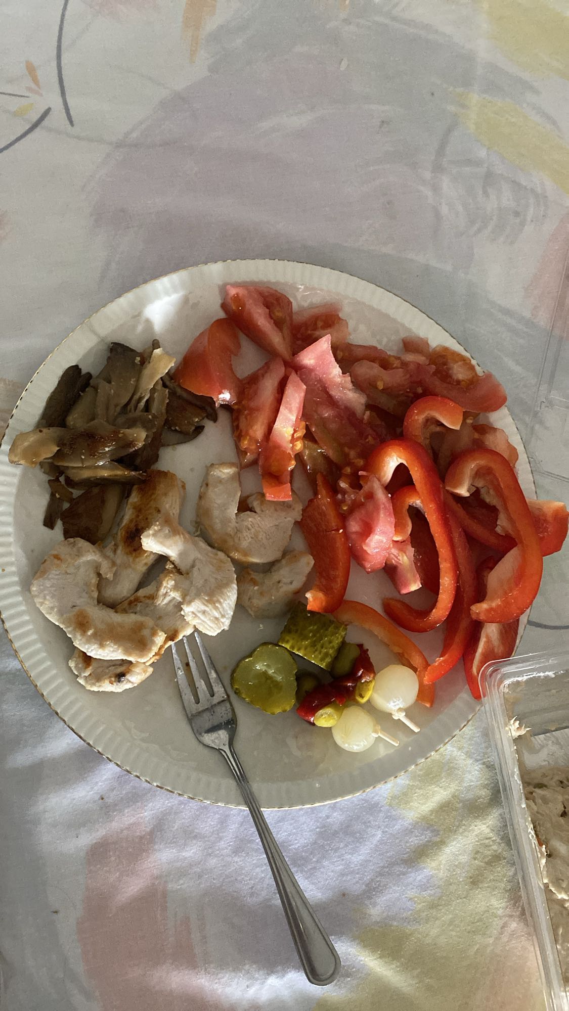 Piept de pui cu legume