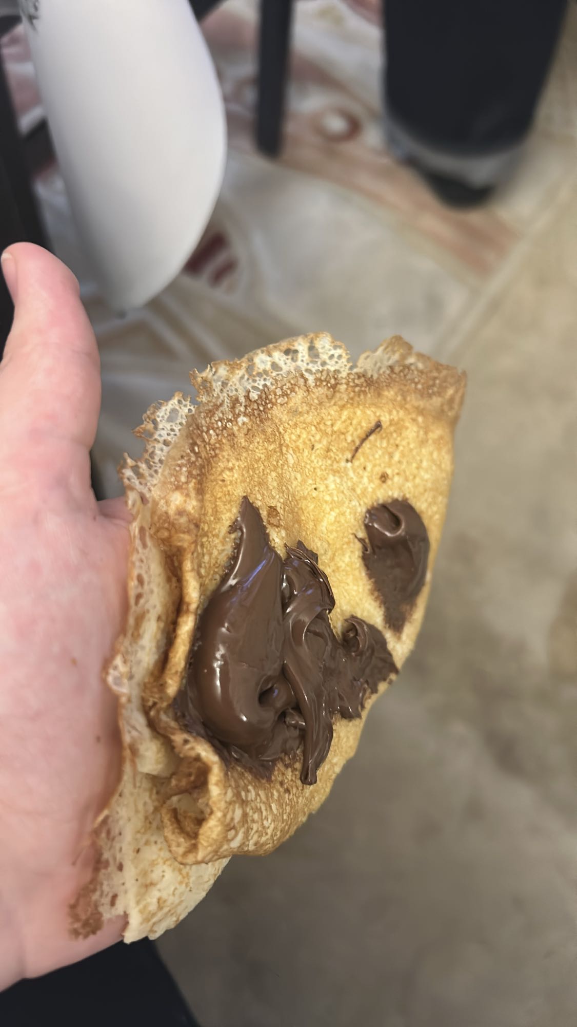 Блин с шоколадной пастой