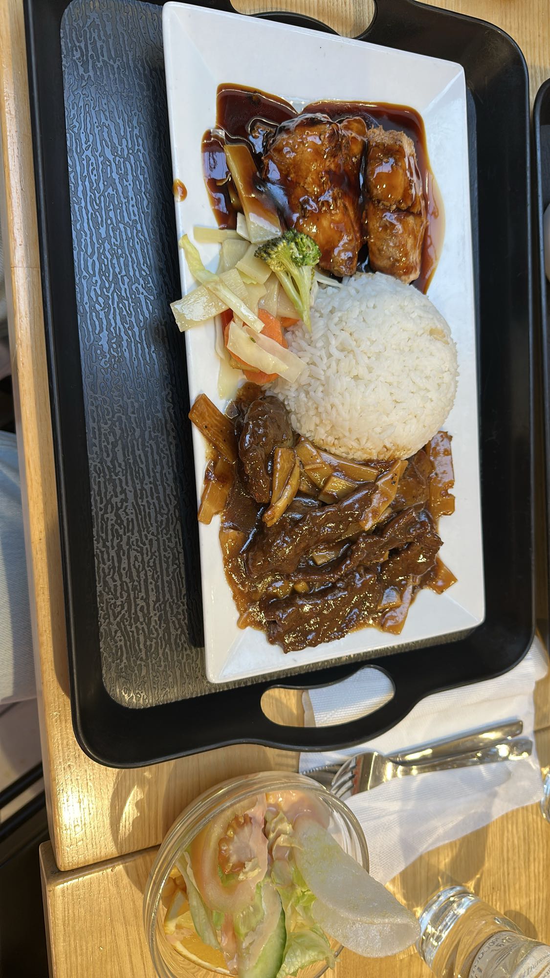 Asiatisk kyckling- och nöträtt