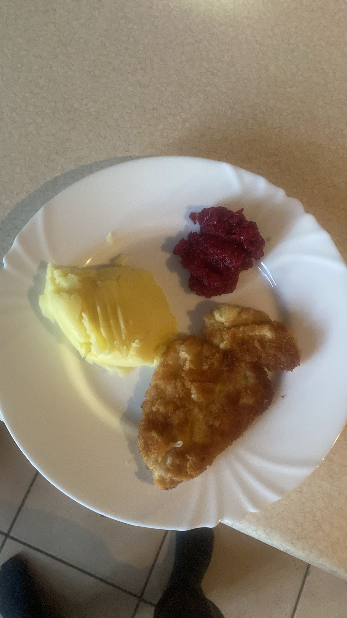 Kotlet schabowy z ziemniakami