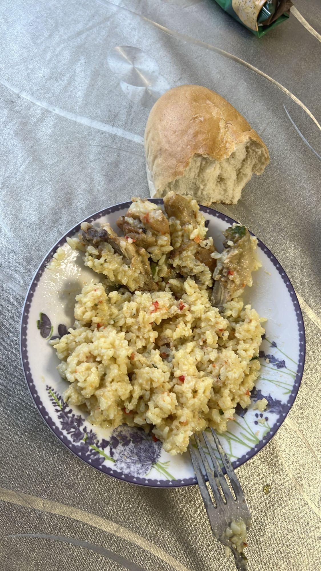 Orez cu pui și pâine