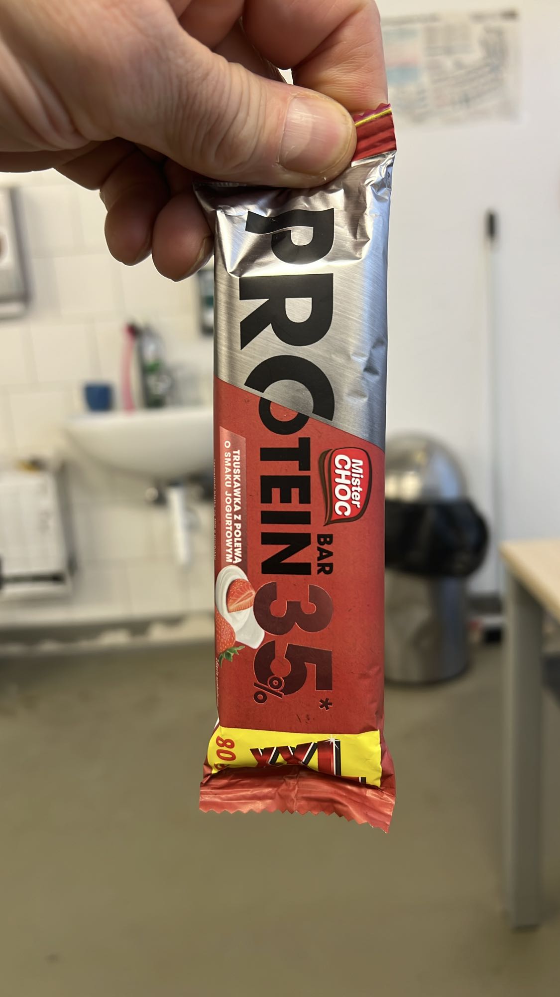 Baton proteinowy truskawkowy