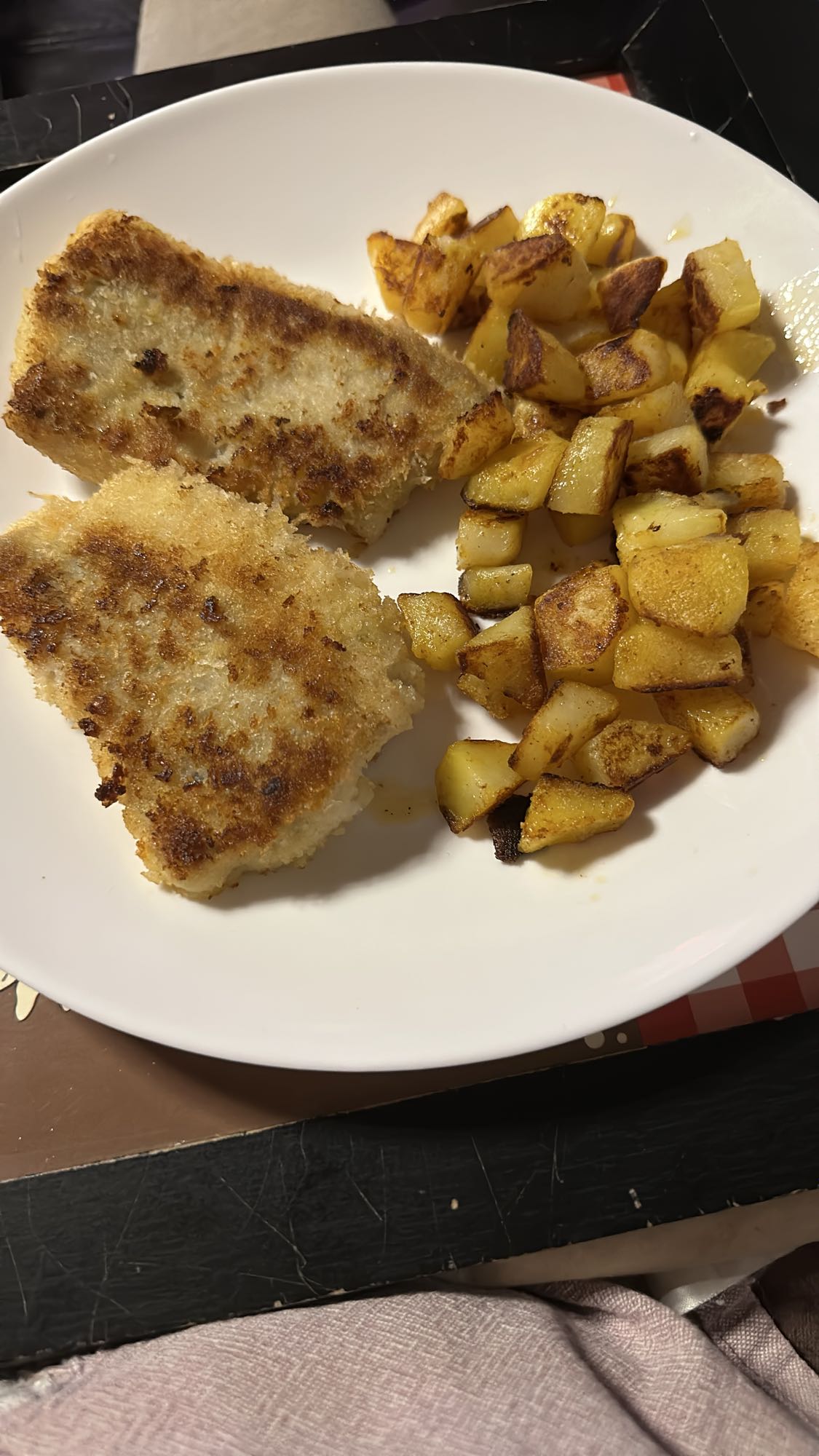 Gebakken vis met aardappelen