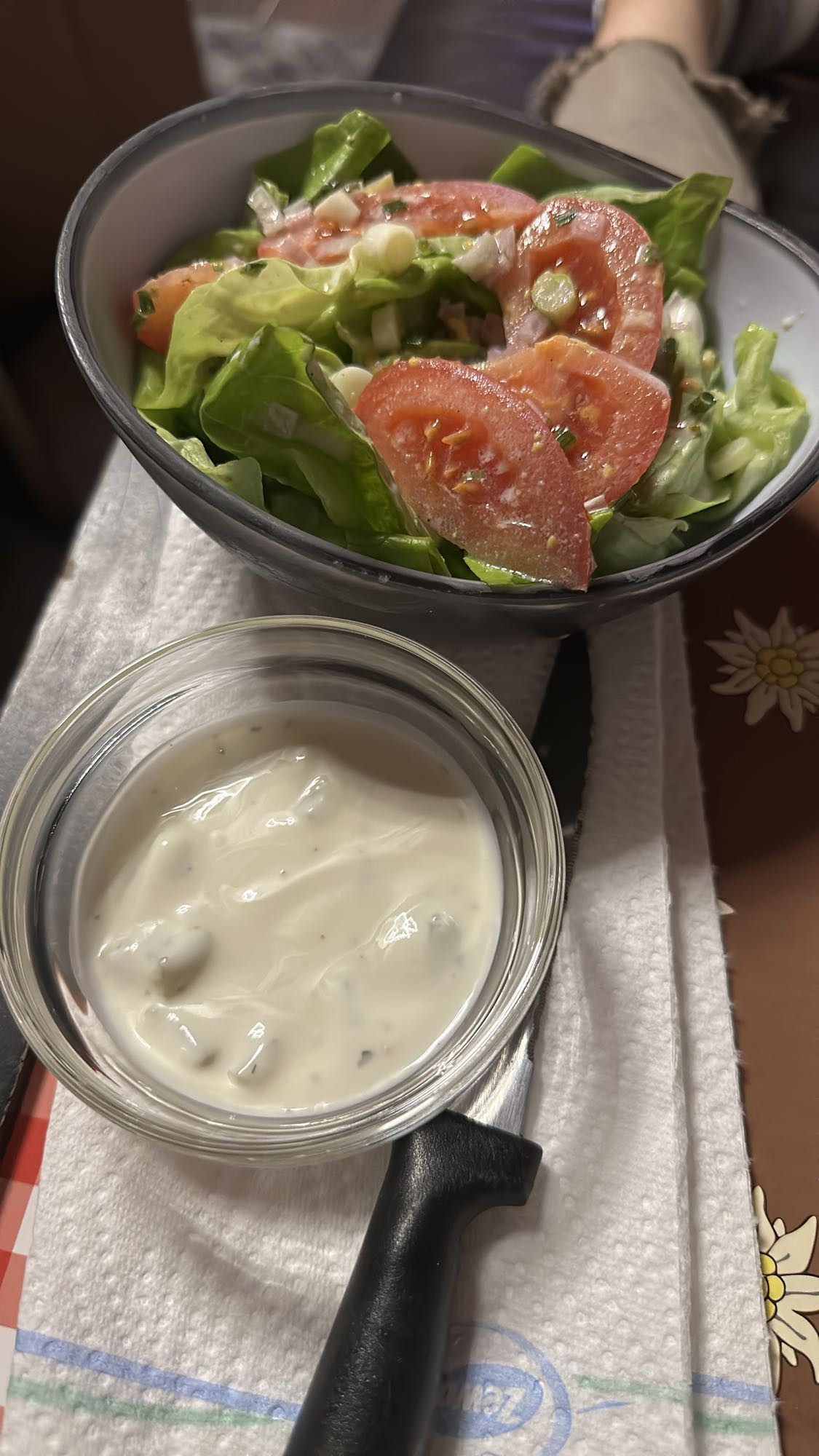 Gemischter Salat mit Dressing