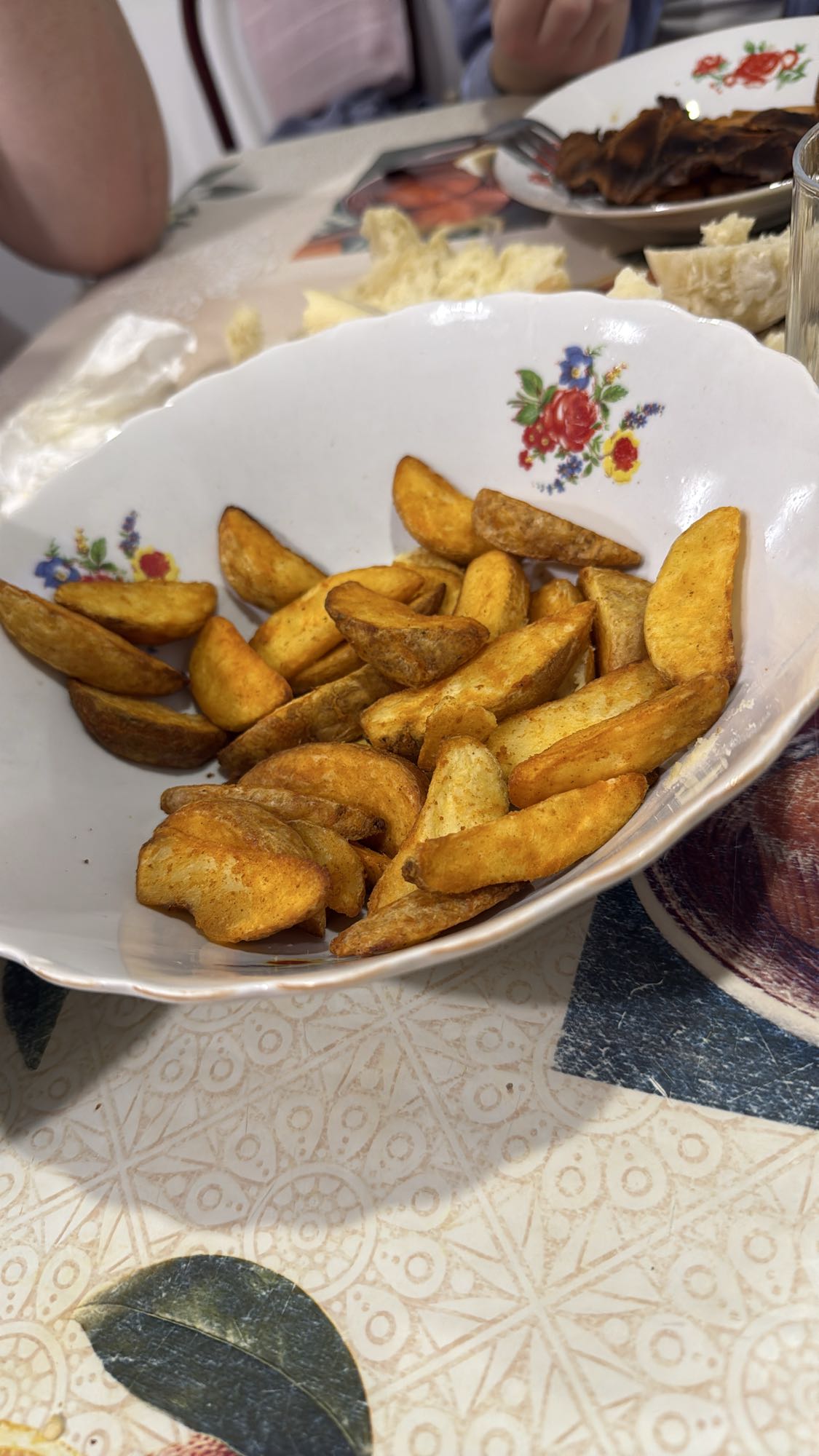 Cartofi wedges prăjiți