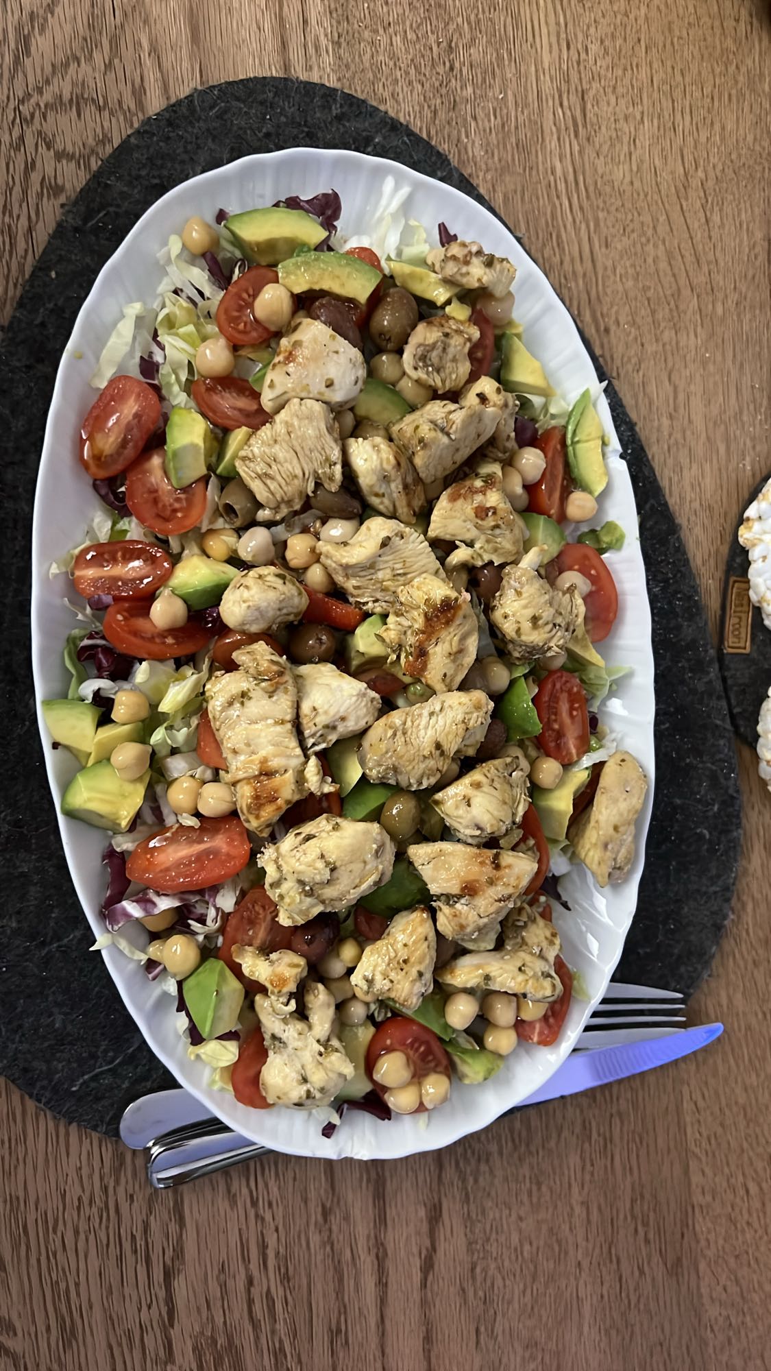 Tavuklu Akdeniz Salata