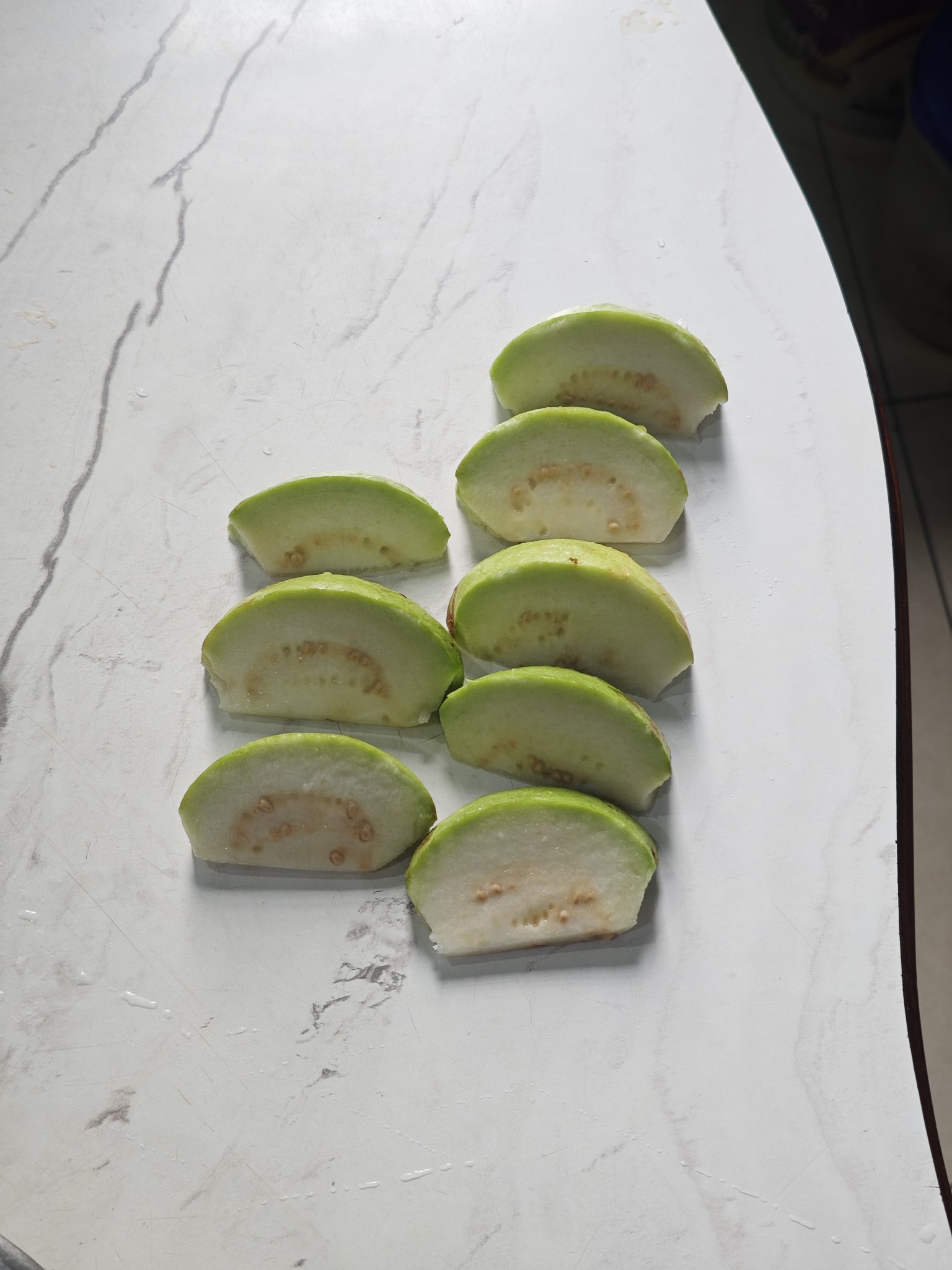 Sliced guava