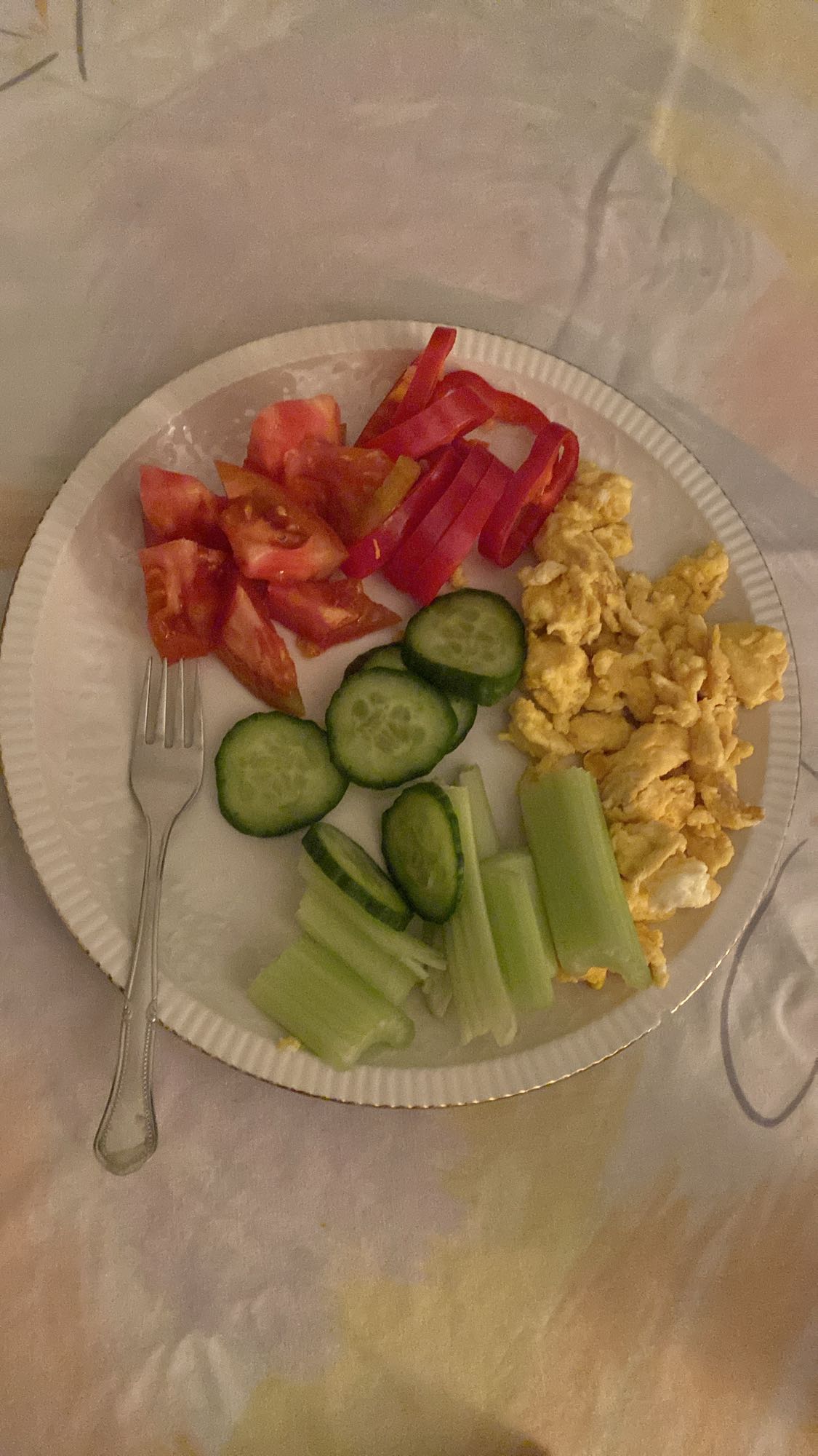 Mic dejun cu legume și ou