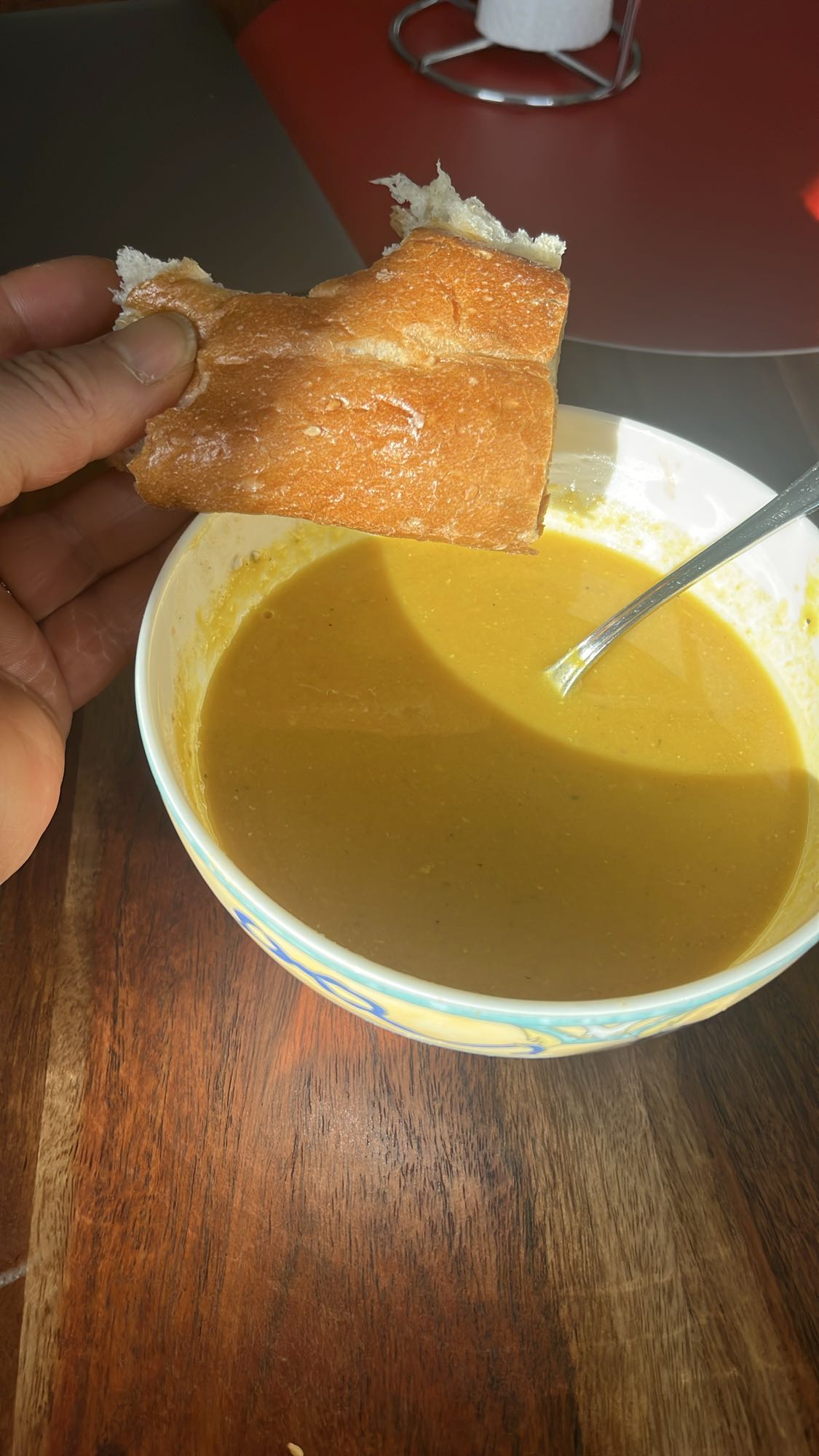 Groentesoep met stokbrood