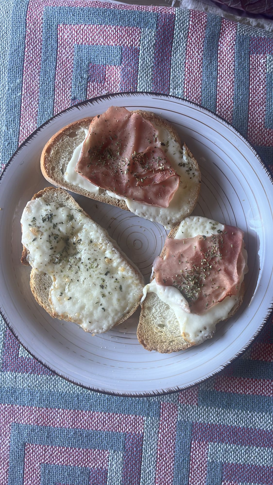 Tostadas de jamón y queso