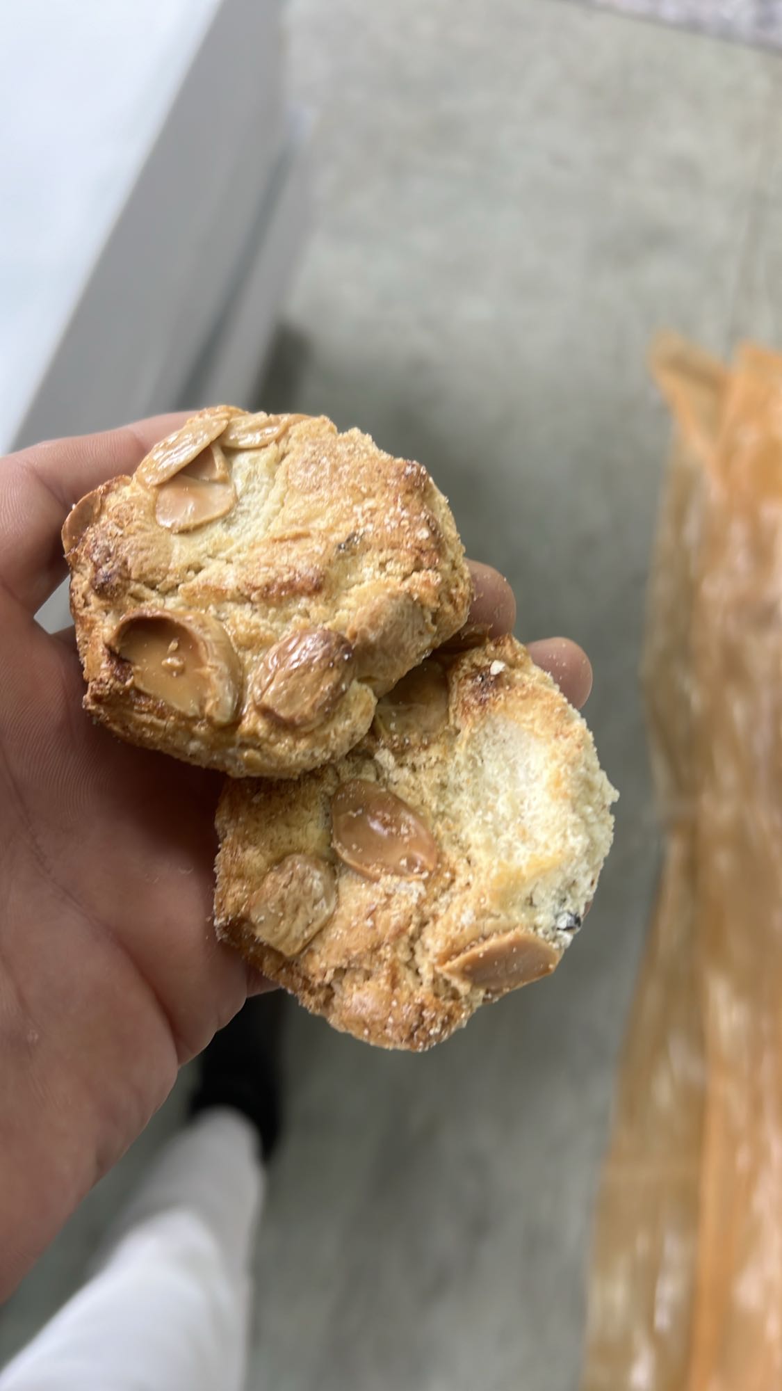 Biscuiți cu migdale