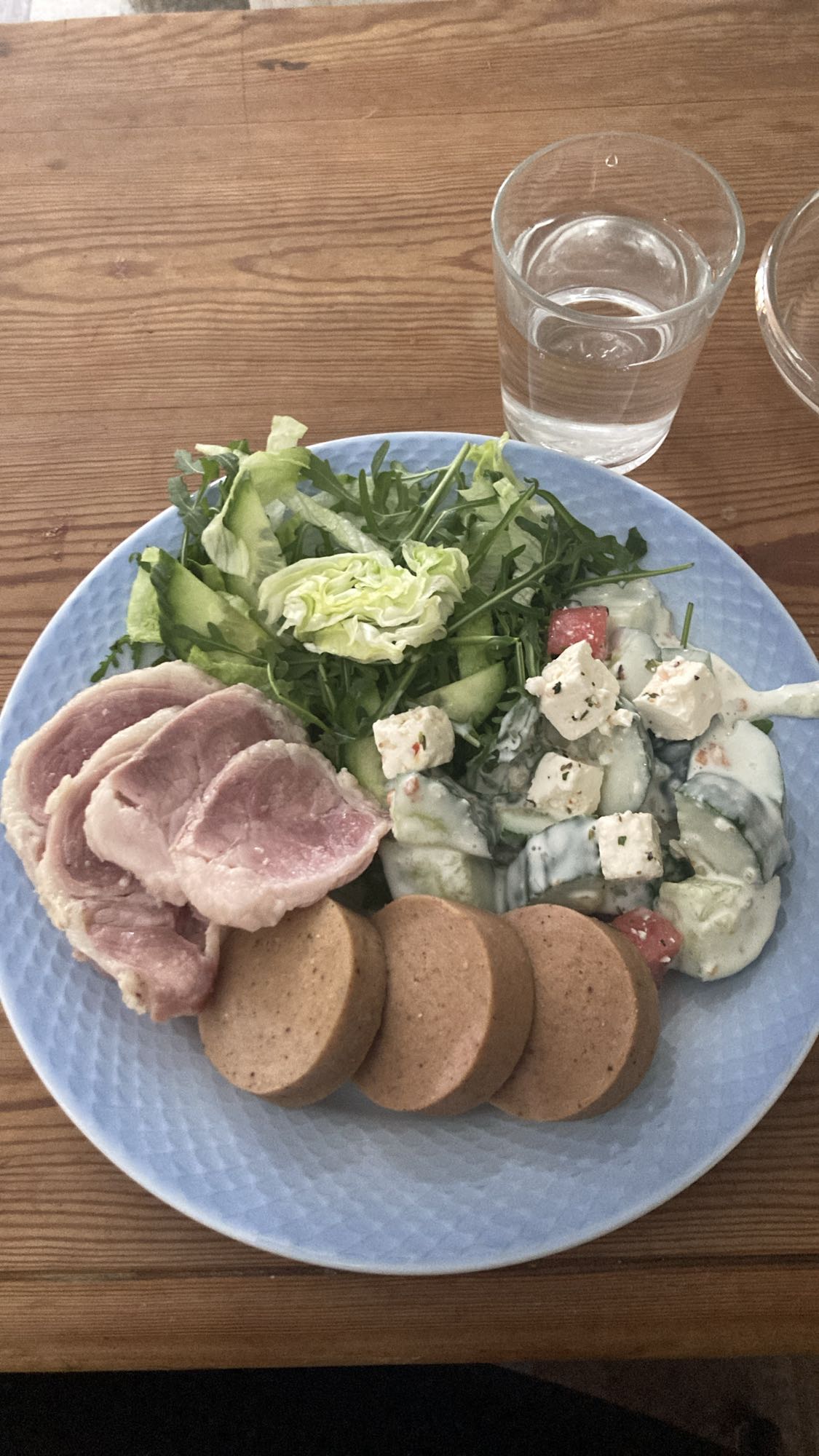 Kall kött- och salladstallrik