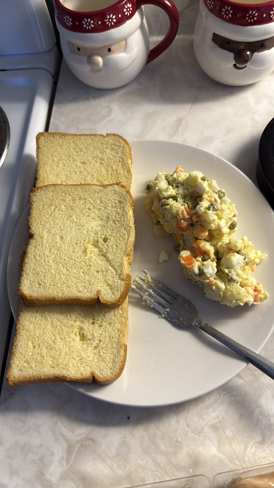 Pain et salade russe