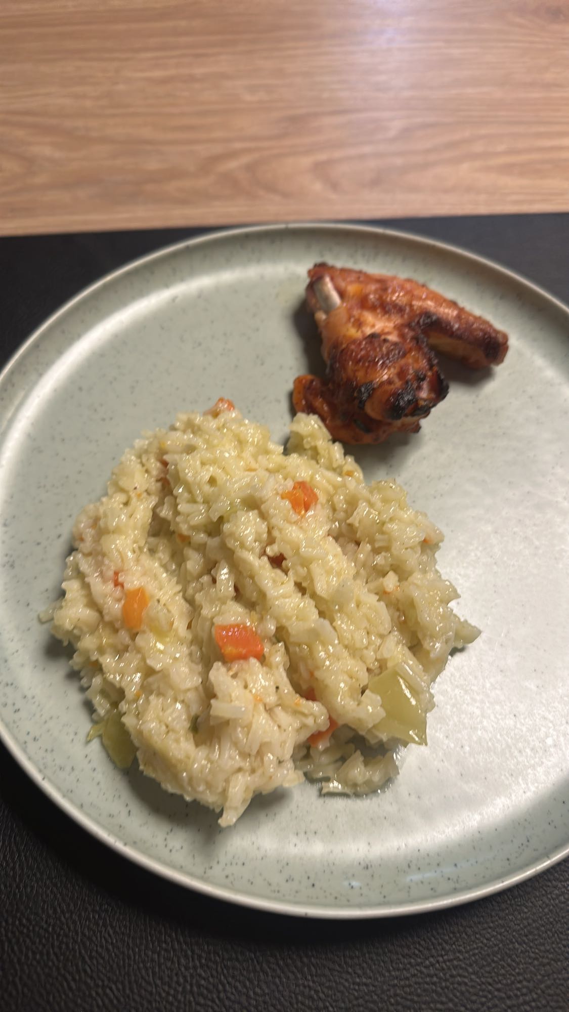 Chicken wing with veggie rice