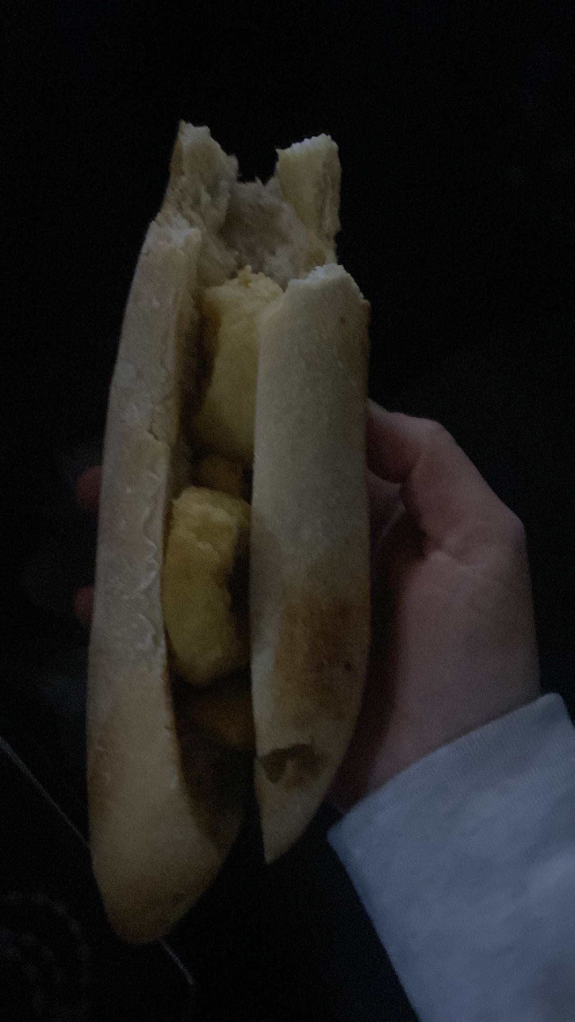 Sandviș cu cartofi prăjiți