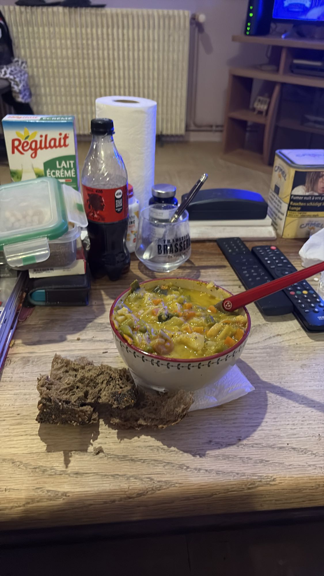 Soupe légumes et pain complet