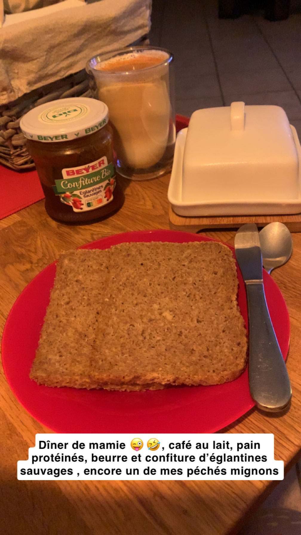 Petit-déjeuner pain protéiné