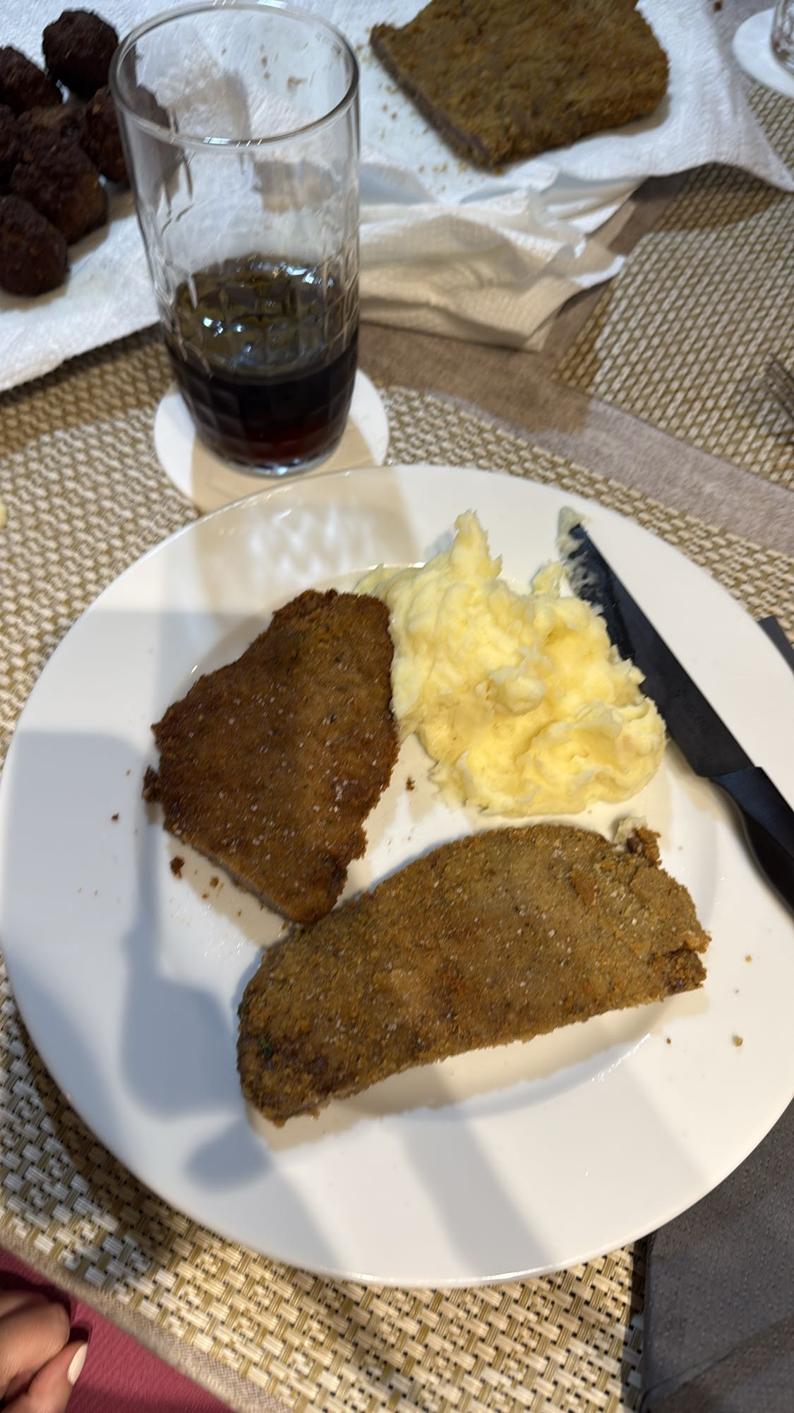 Breaded cutlet & mashed potato